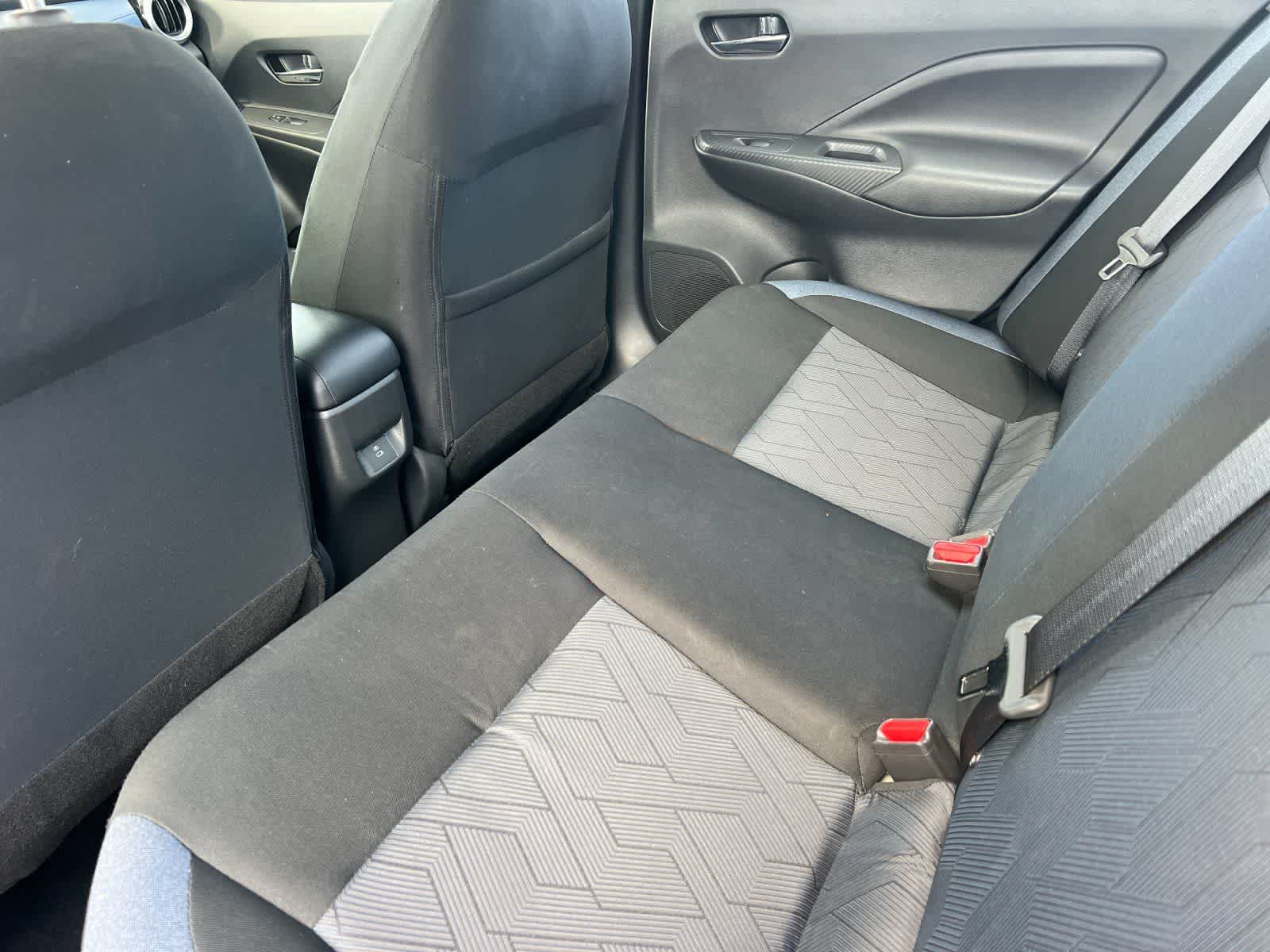 2025 Nissan Versa 1.6 SV photo 4