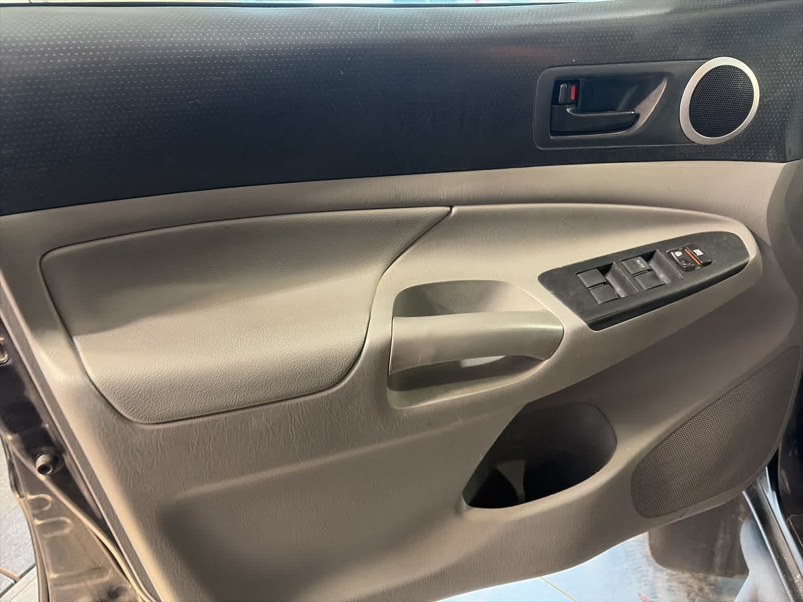 Thumbnail: 2013 Toyota Tacoma - 24