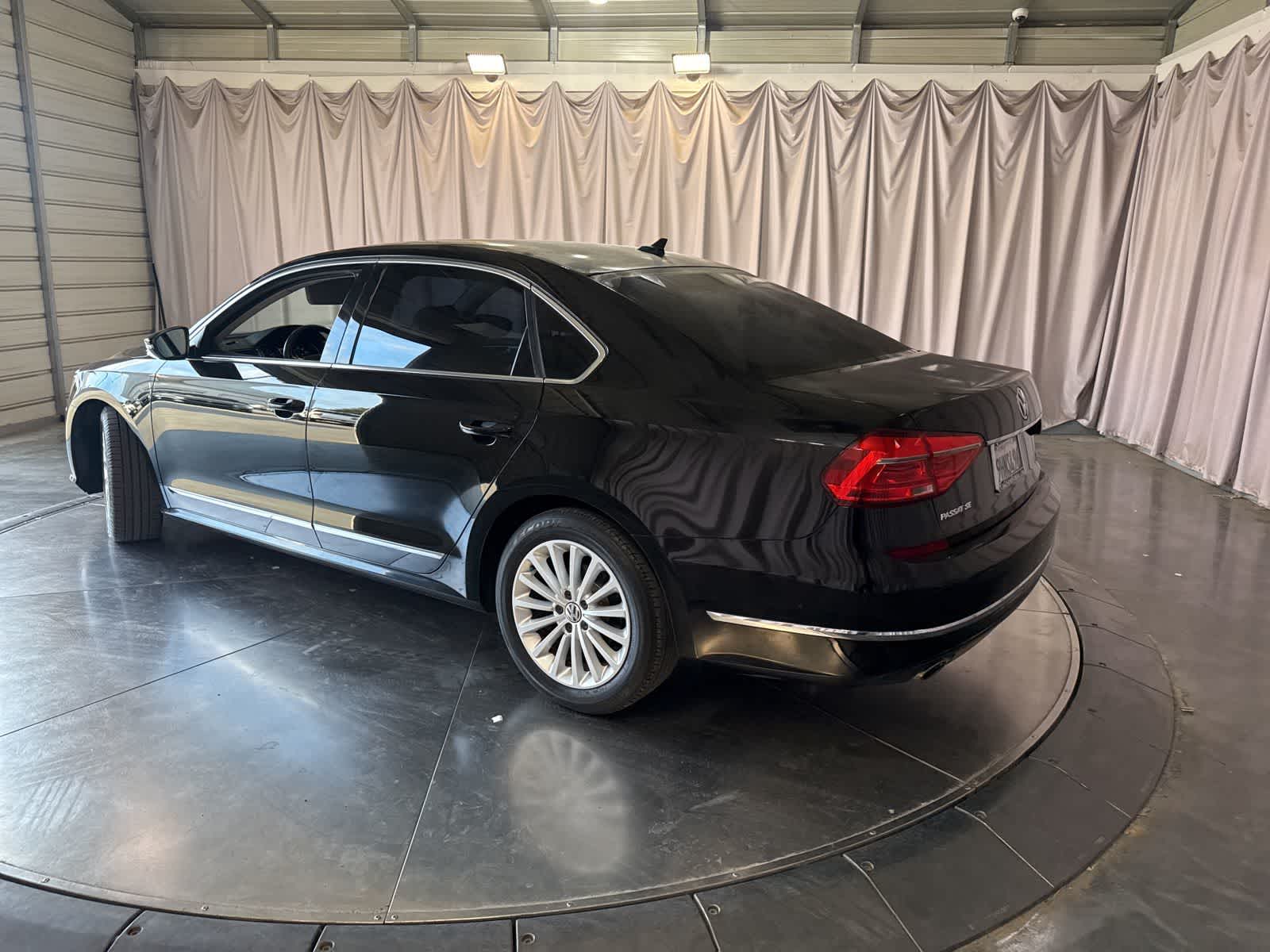 2016 Volkswagen Passat 1.8T SE w/PZEV photo 5