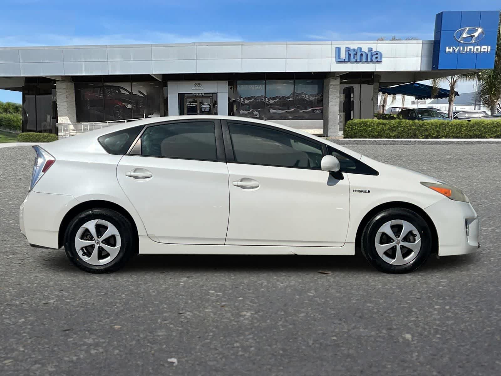 Thumbnail: 2013 Toyota Prius - 9