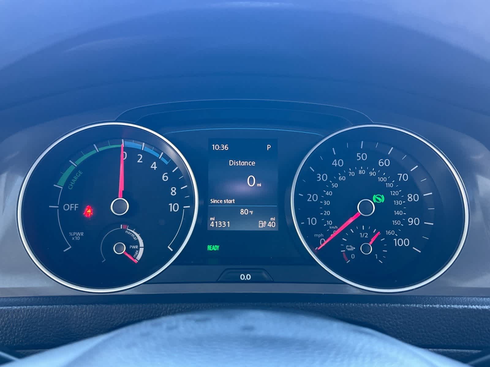 Thumbnail: 2016 Volkswagen e-Golf - 24