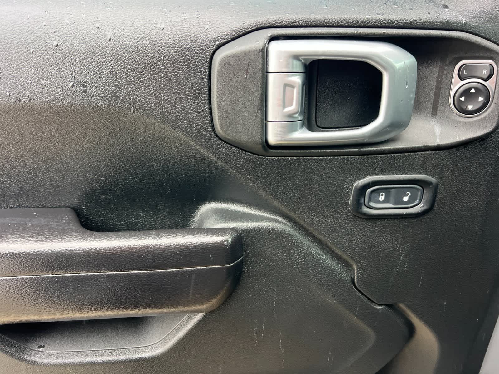 Thumbnail: 2021 Jeep Gladiator - 13