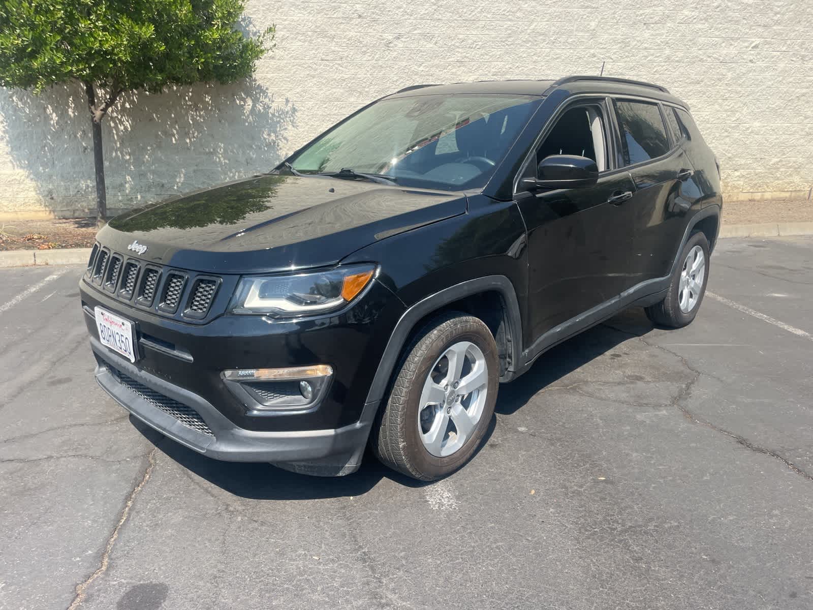 Used 2018 Jeep Compass Latitude with VIN 3C4NJCBB6JT285925 for sale in Fresno, CA