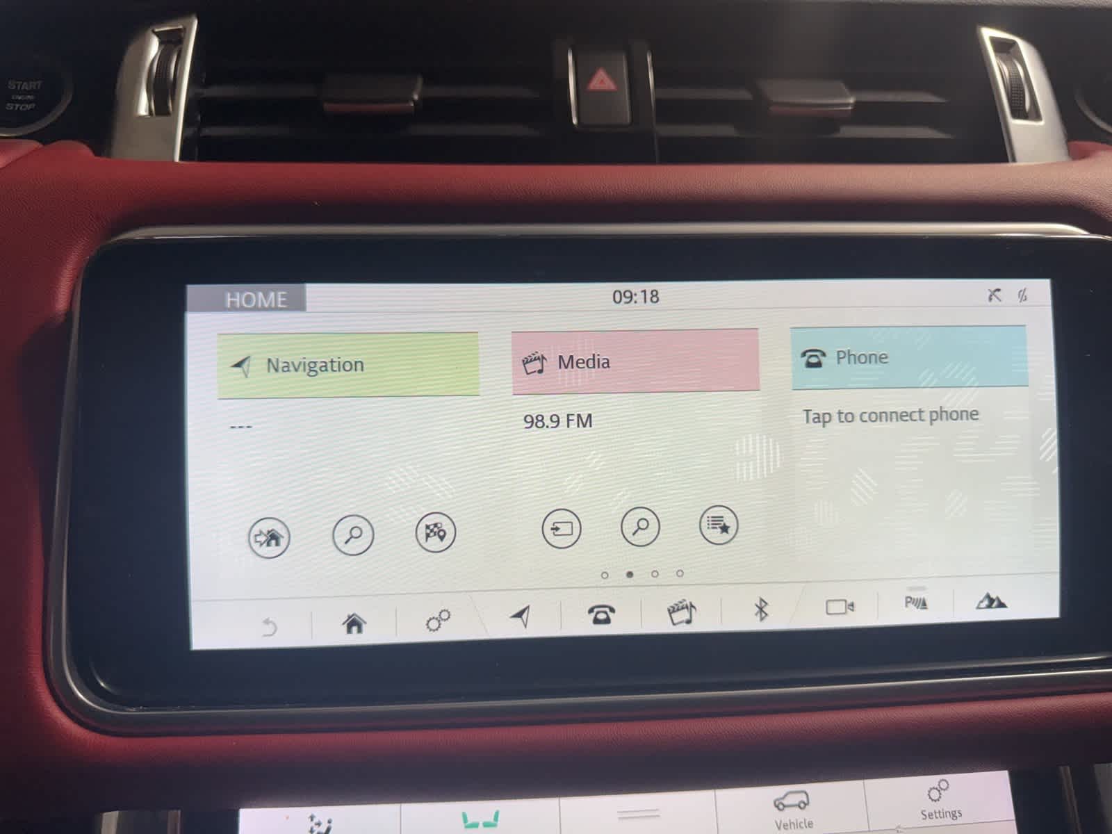 Thumbnail: 2020 Land Rover Range Rover Sport - 20