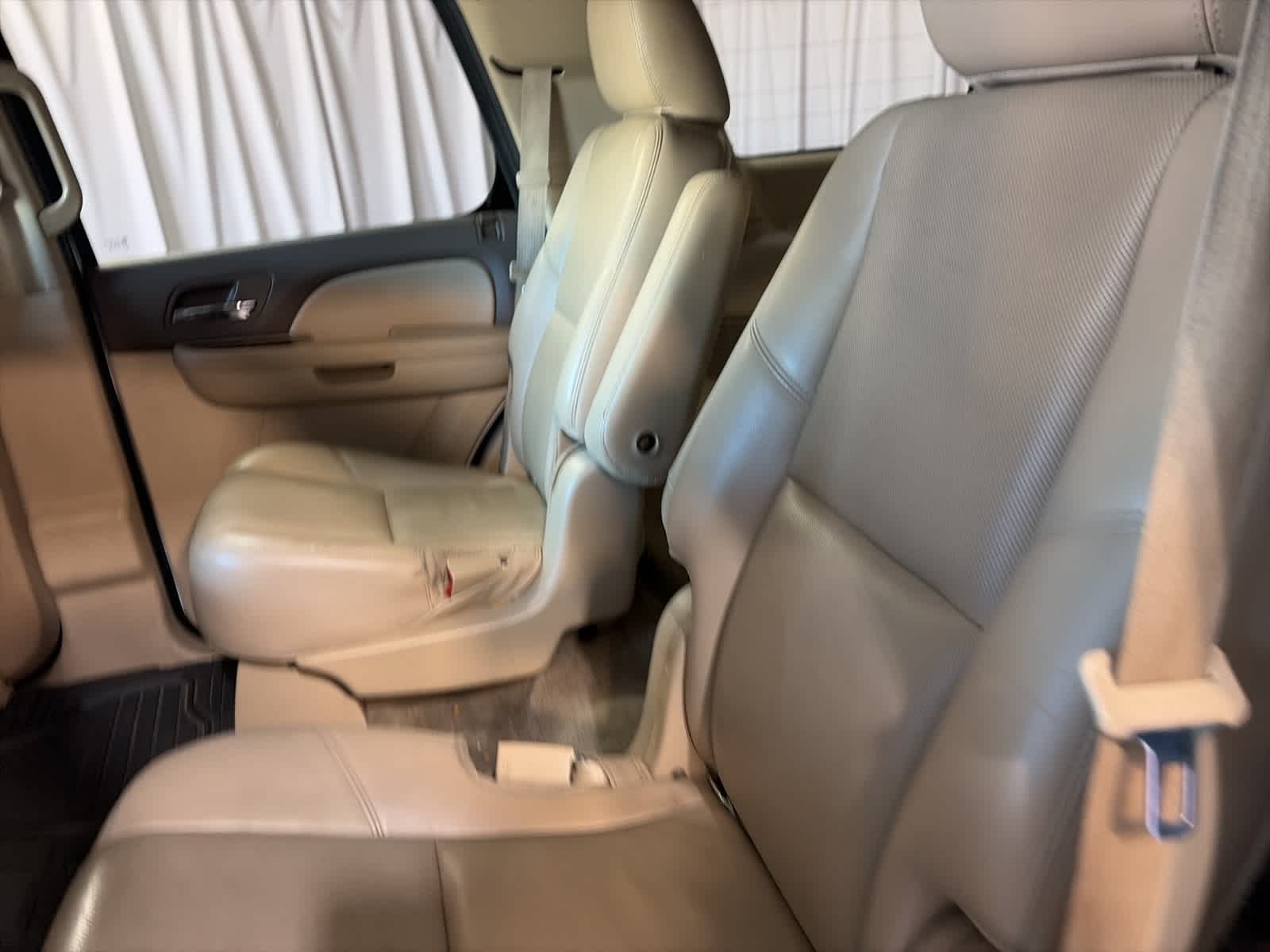 Thumbnail: 2014 Chevrolet Tahoe - 21