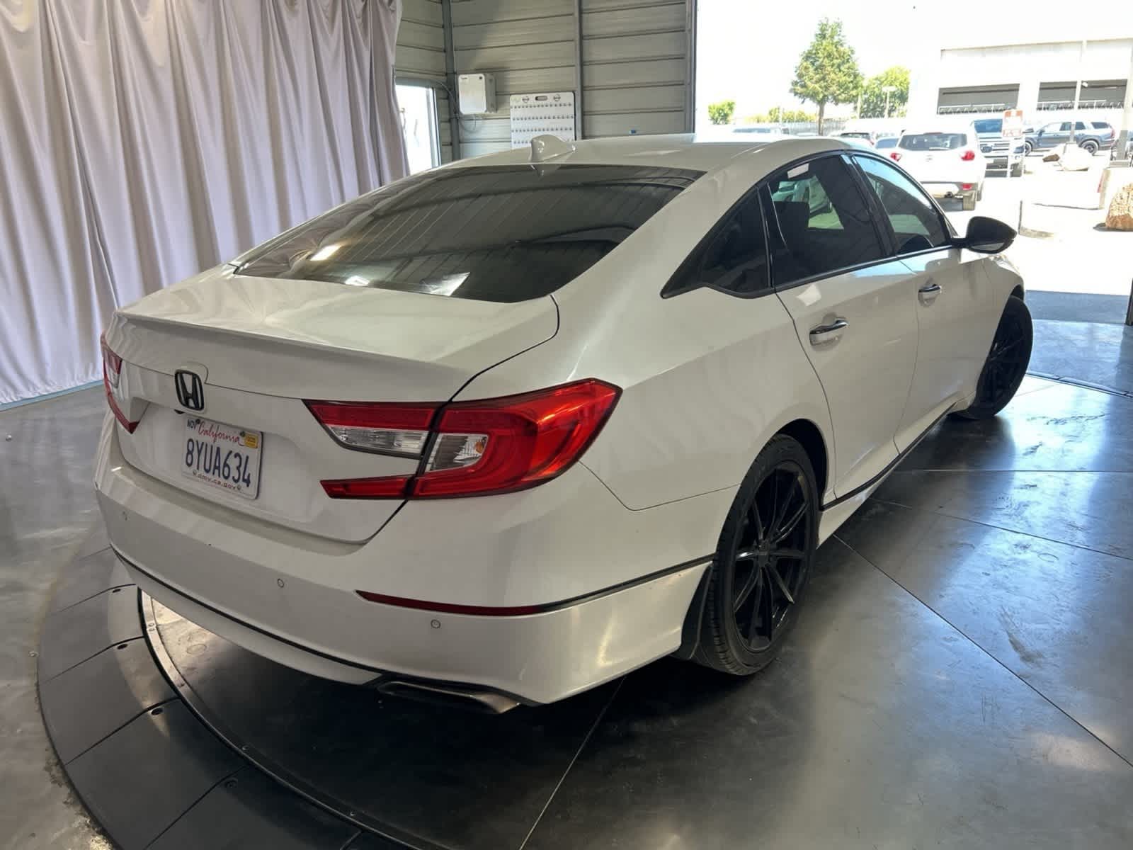 Thumbnail: 2018 Honda Accord - 18