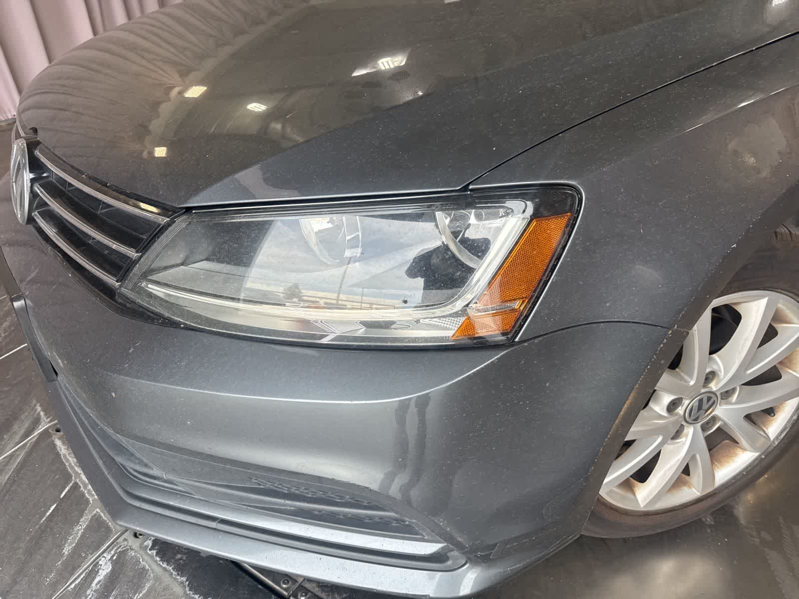 Thumbnail: 2017 Volkswagen Jetta - 9