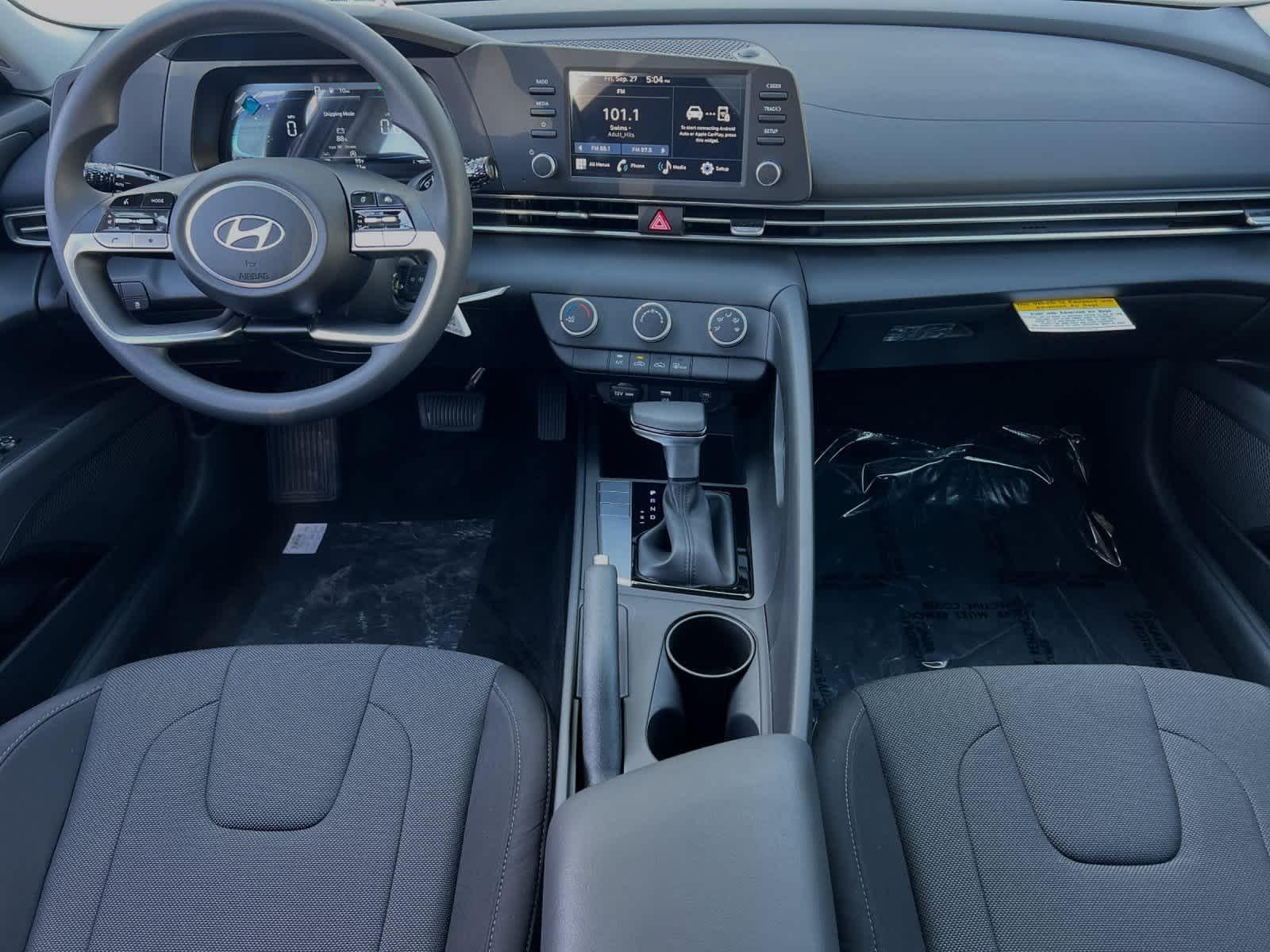 Thumbnail: 2025 Hyundai Elantra - 4