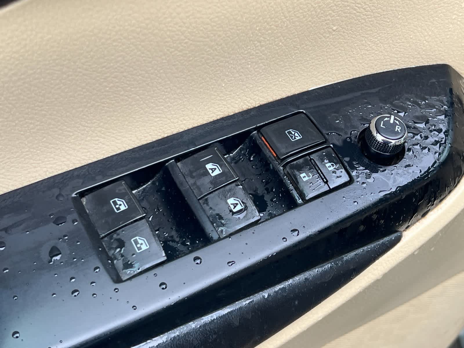 Thumbnail: 2015 Toyota Highlander - 13