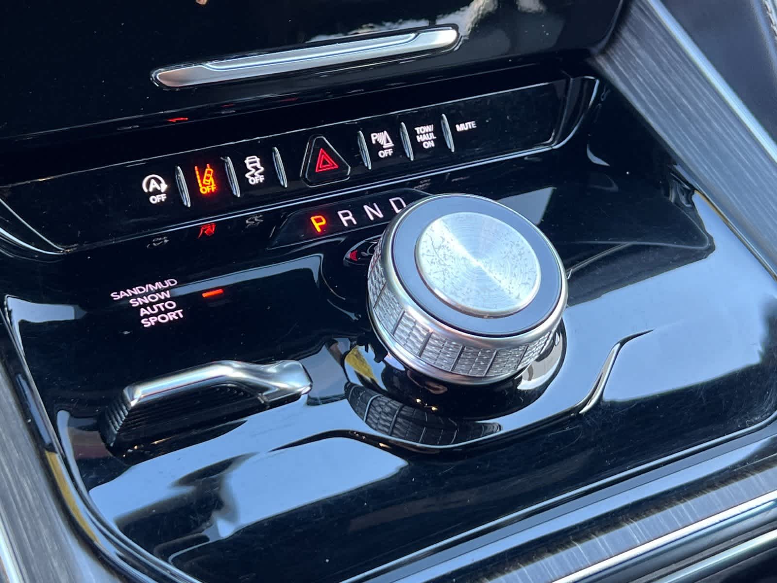 Thumbnail: 2024 Jeep Wagoneer - 23