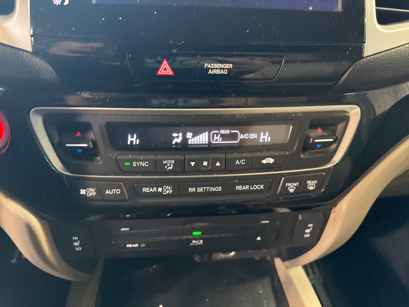 Thumbnail: 2016 Honda Pilot - 22