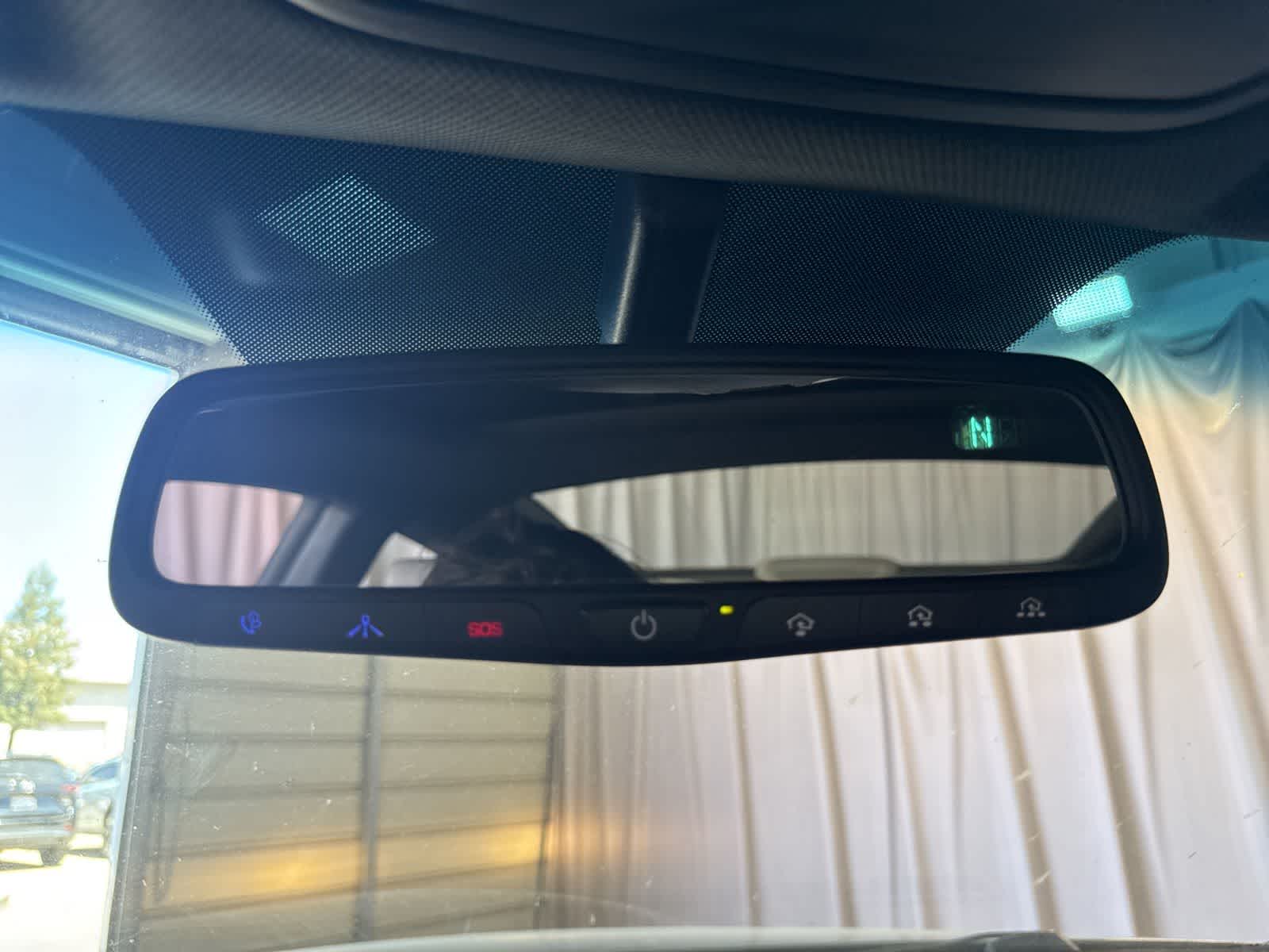 Thumbnail: 2014 Hyundai Genesis - 22