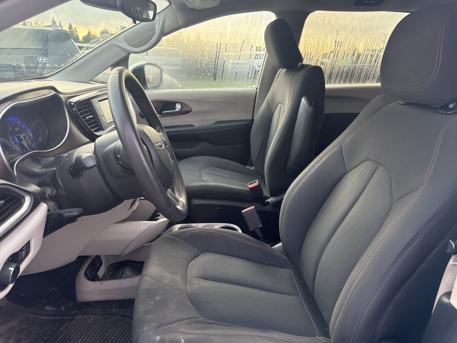 Thumbnail: 2017 Chrysler Pacifica - 16