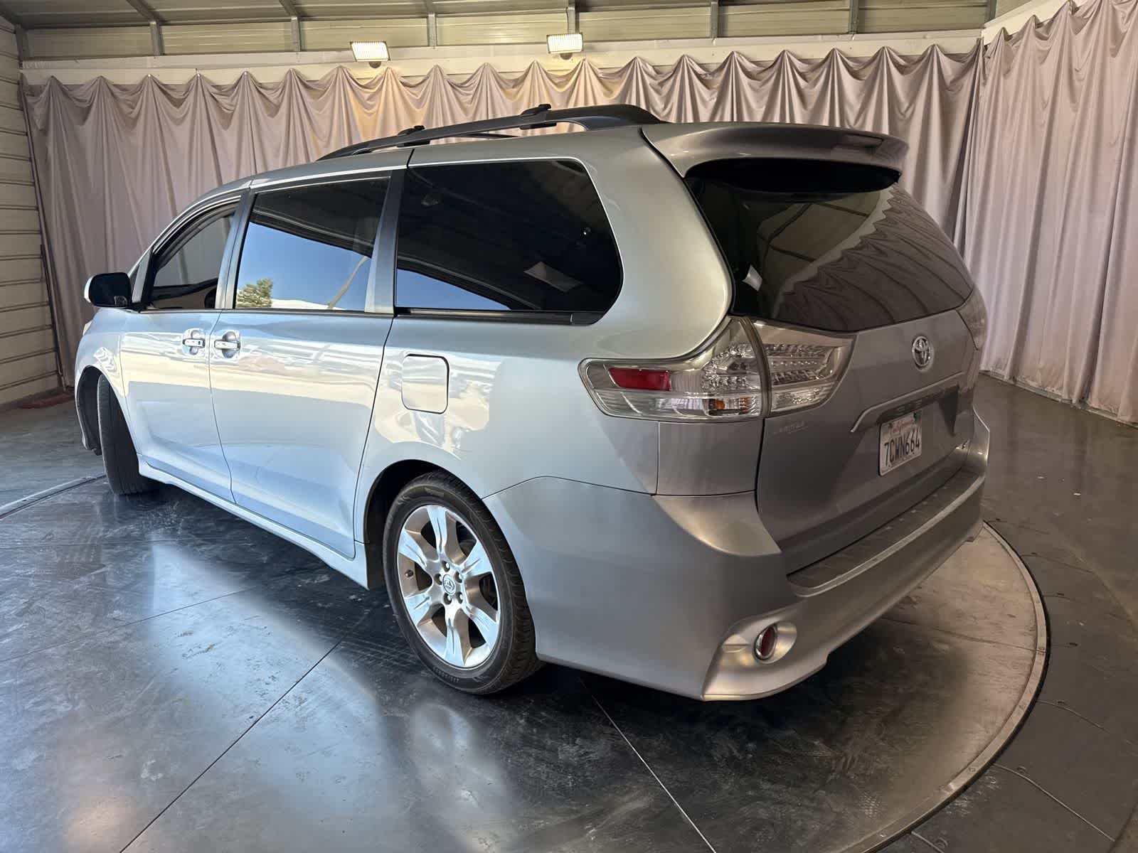 Thumbnail: 2014 Toyota Sienna - 7