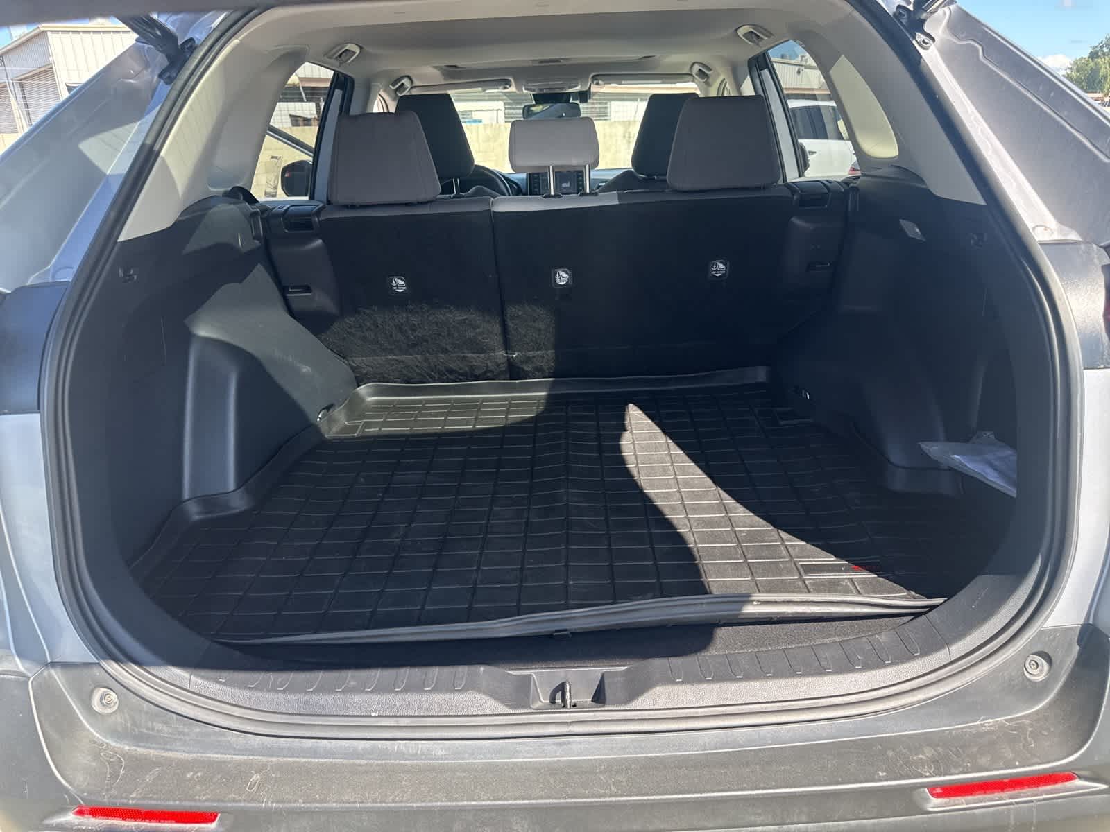 Thumbnail: 2020 Toyota RAV4 - 15