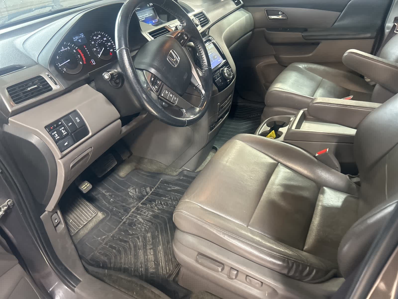 Thumbnail: 2016 Honda Odyssey - 21