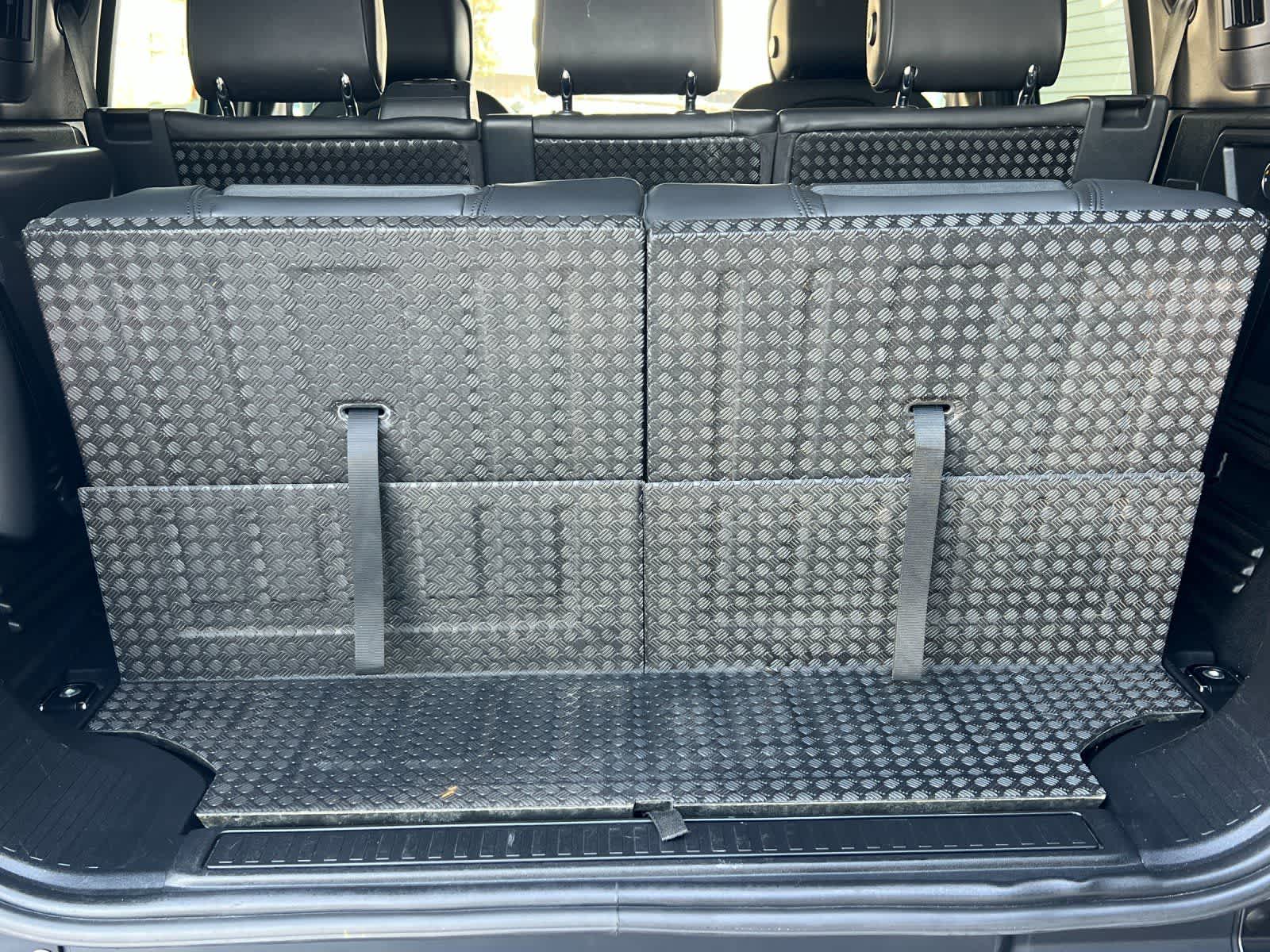 Thumbnail: 2020 Land Rover Defender - 17