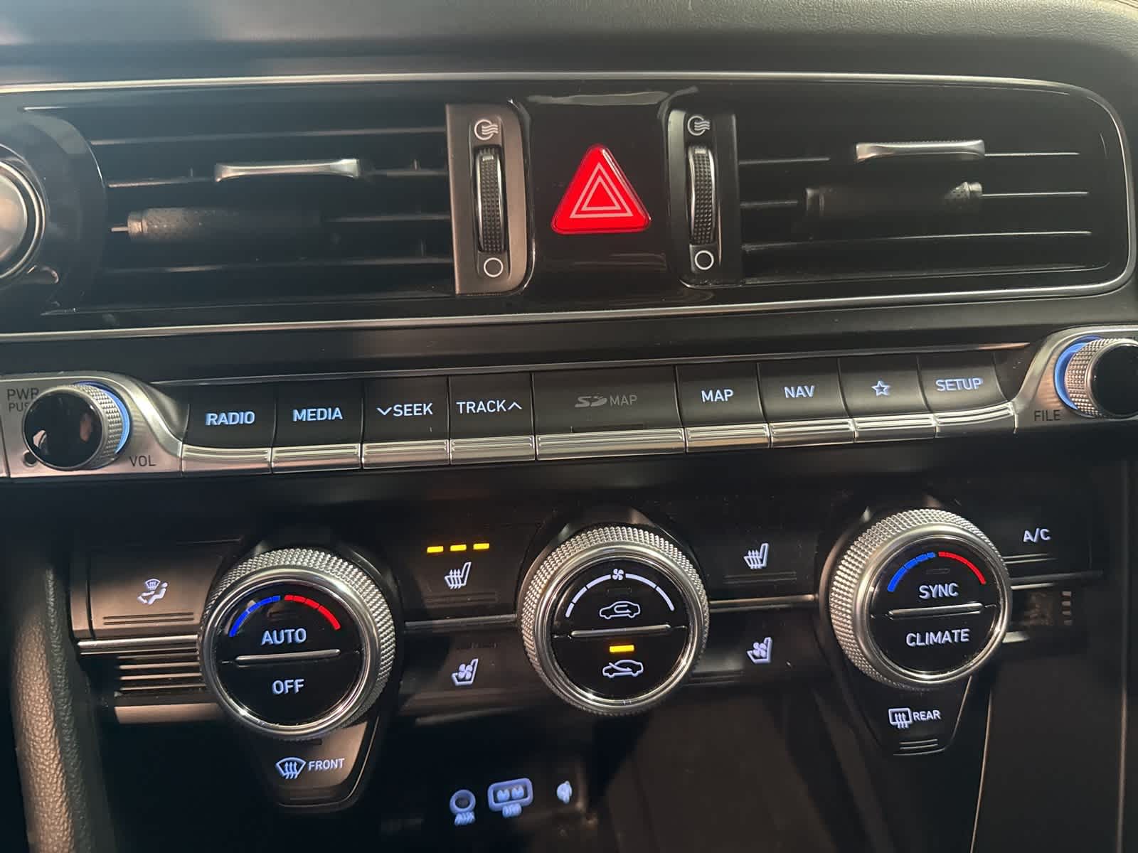 Thumbnail: 2019 Genesis G70 - 23