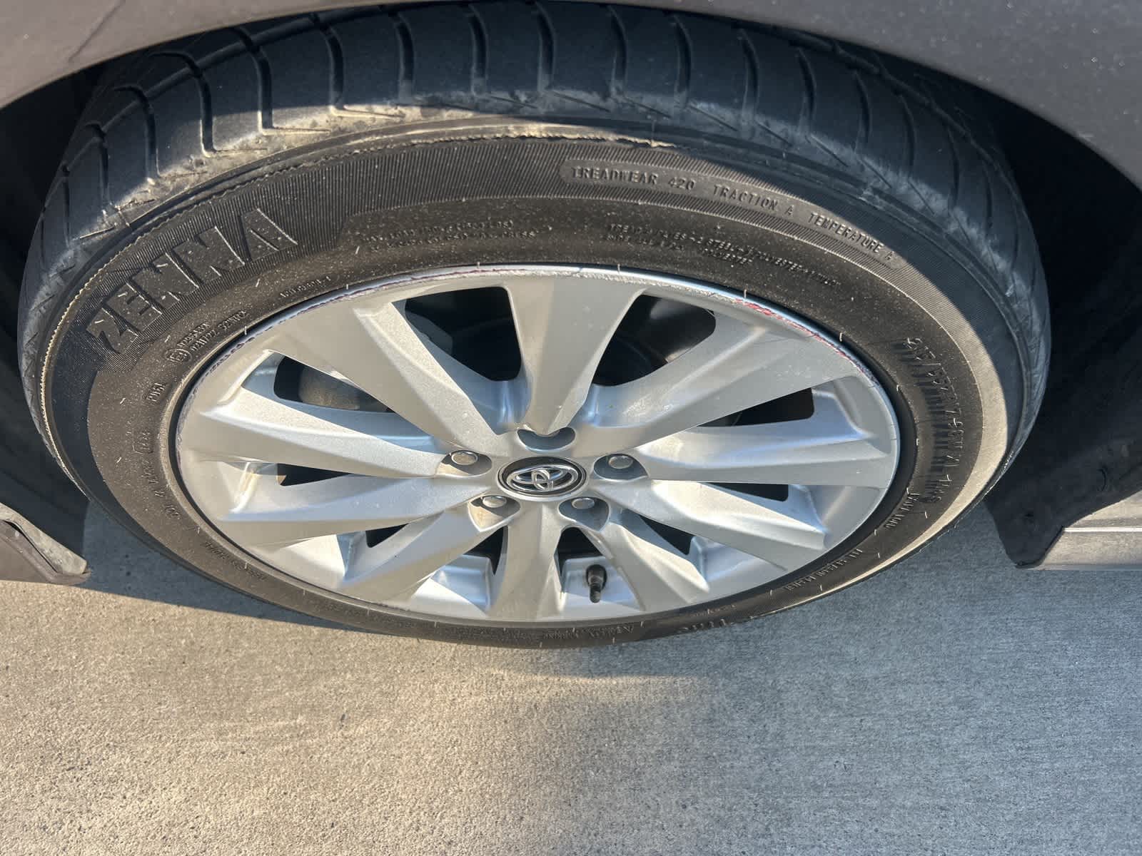 Thumbnail: 2019 Toyota Camry - 16