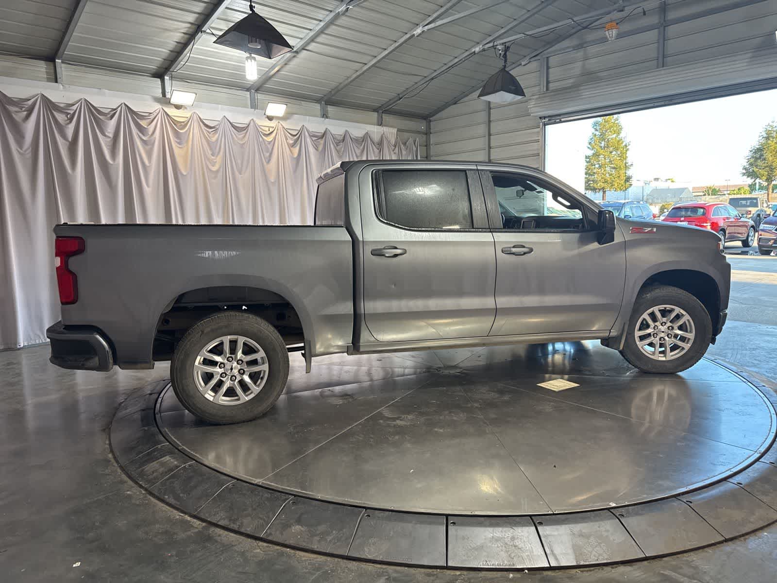 Thumbnail: 2021 Chevrolet Silverado 1500 - 3