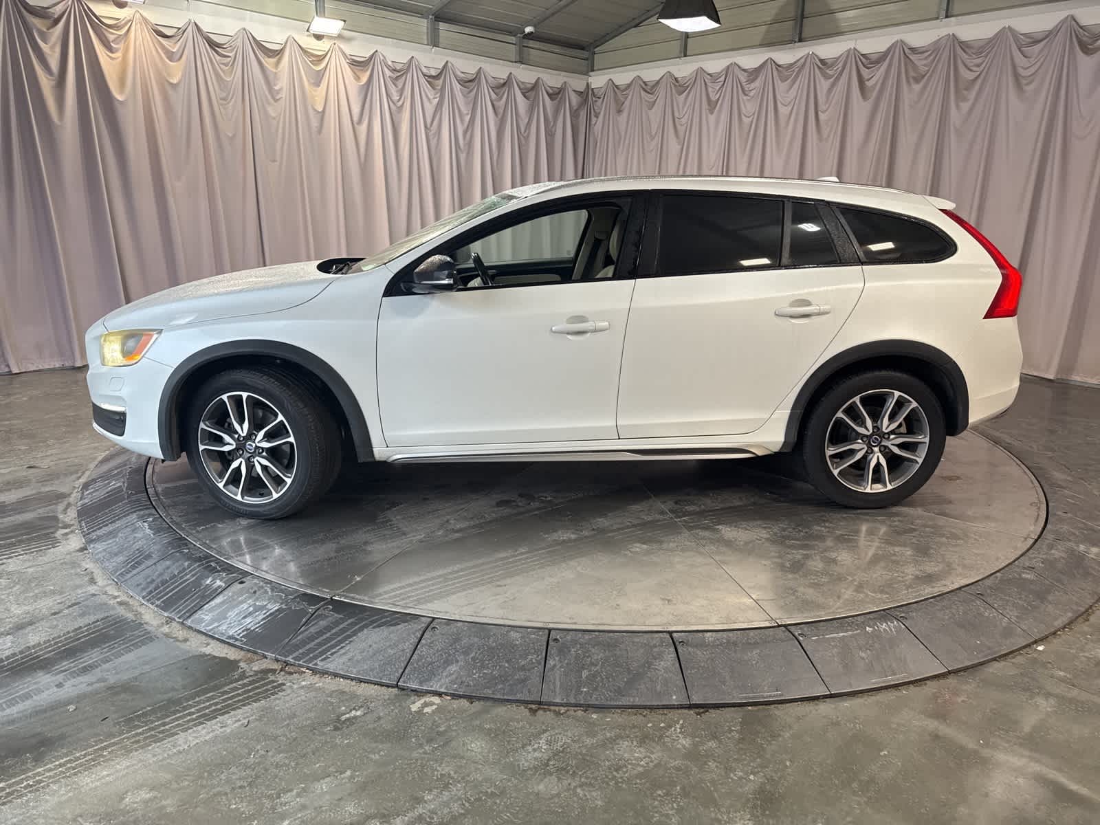 Thumbnail: 2015 Volvo S60 - 8