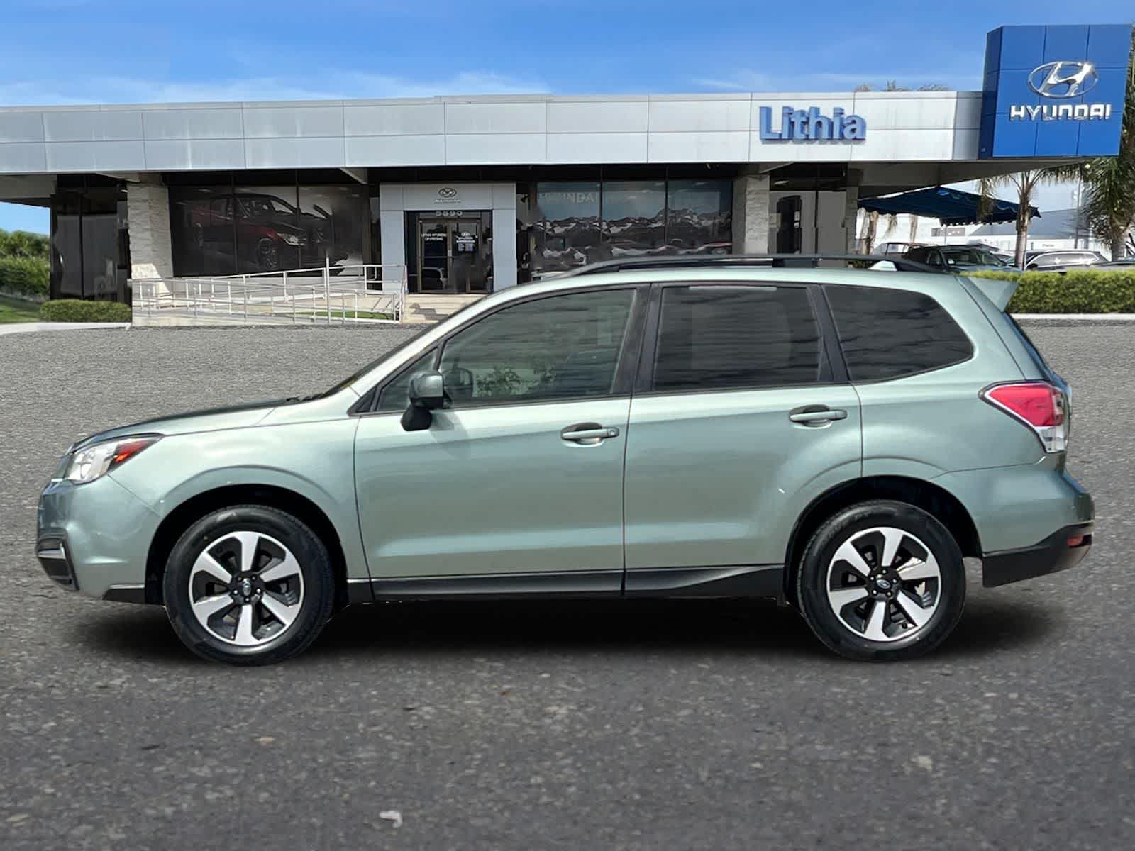 2017 Subaru Forester 2.5i Premium photo 5