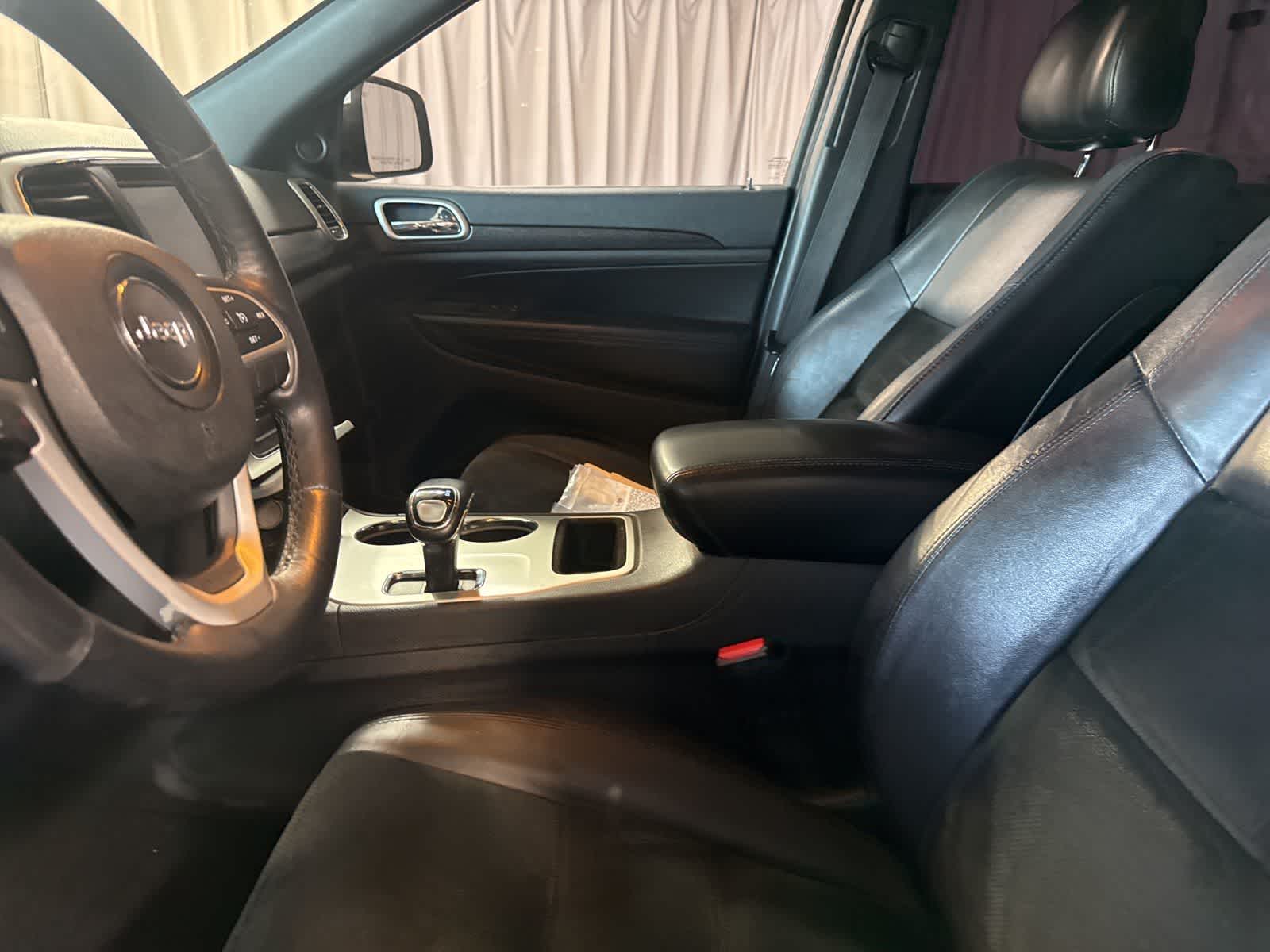 Thumbnail: 2015 Jeep Grand Cherokee - 20