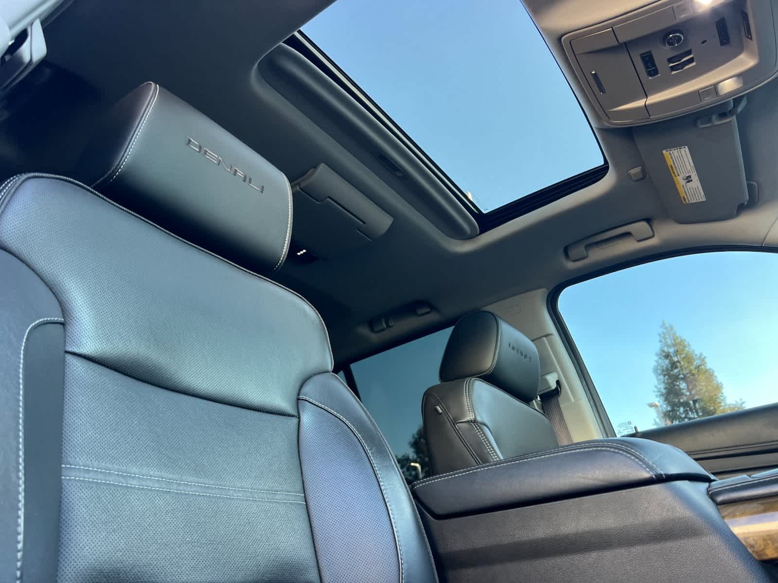 Thumbnail: 2016 GMC Yukon - 19