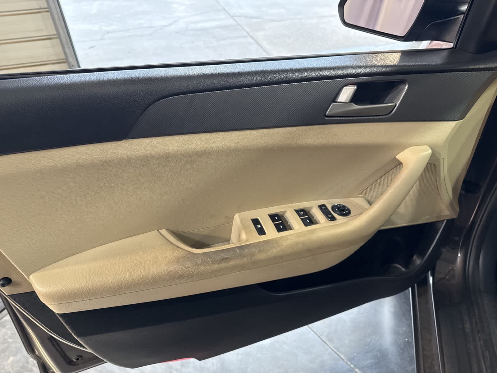 Thumbnail: 2016 Hyundai Sonata - 19