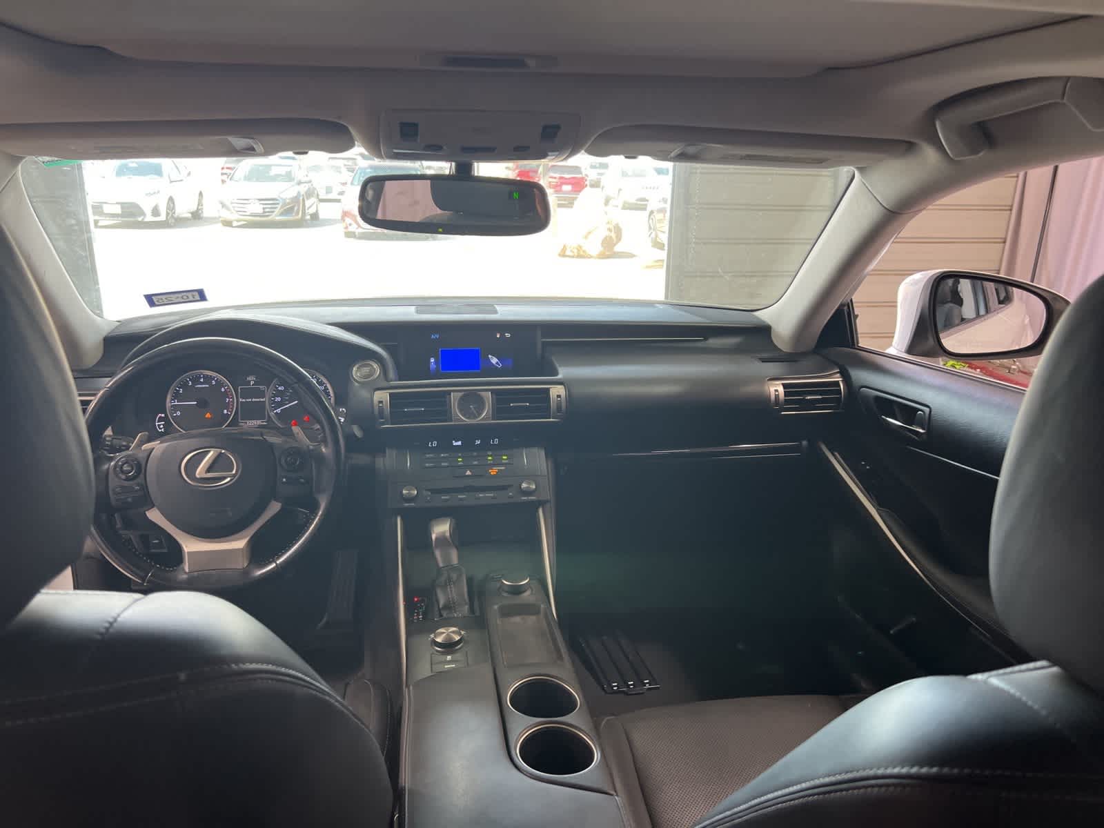 Thumbnail: 2016 Lexus IS - 30