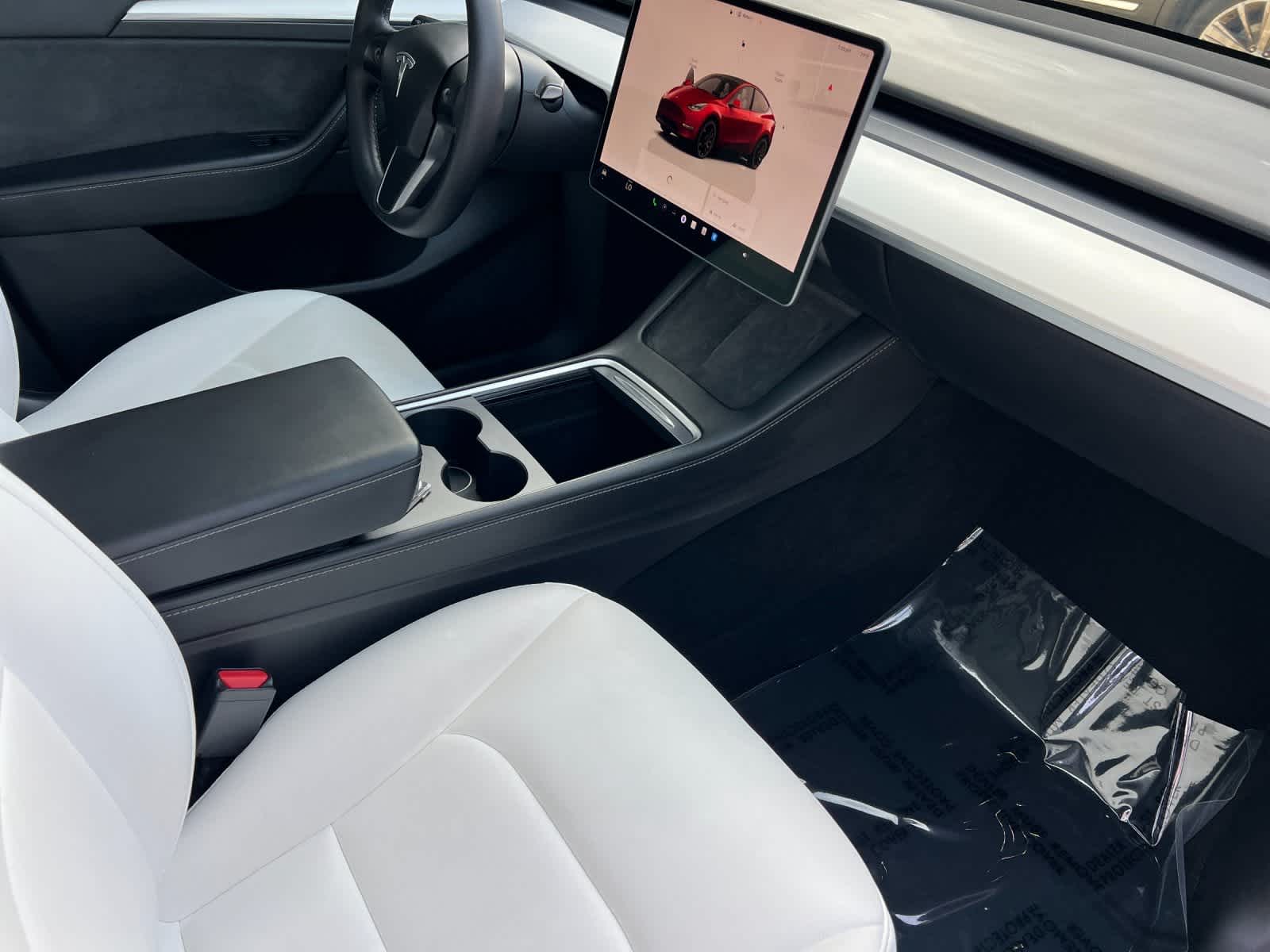 Thumbnail: 2022 Tesla Model Y - 17