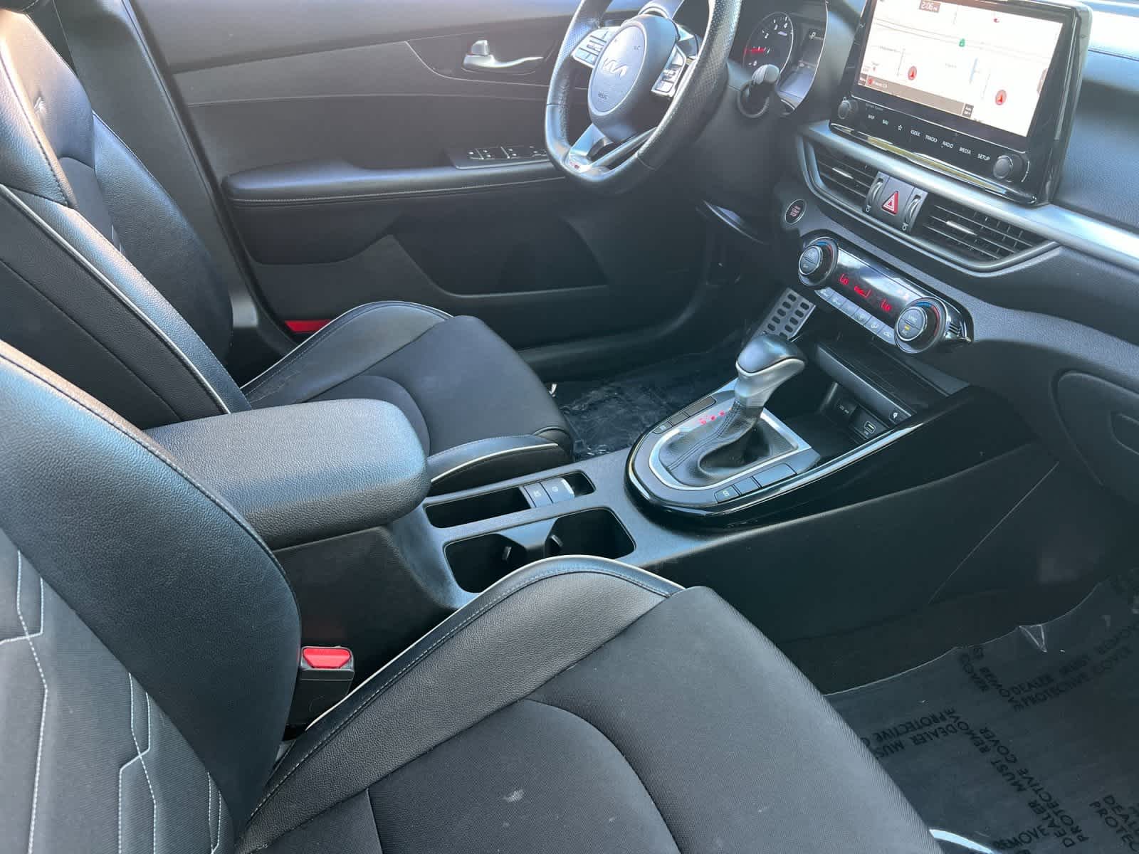 Thumbnail: 2022 Kia Forte - 16