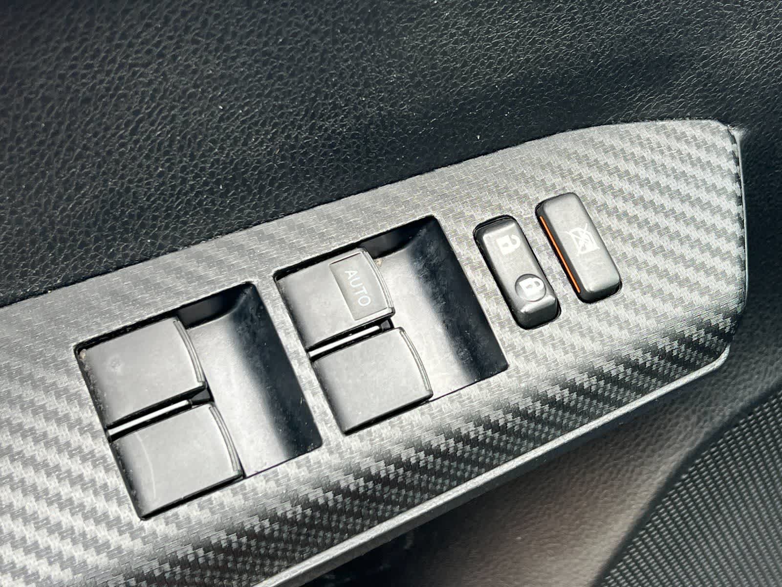 Thumbnail: 2013 Toyota RAV4 - 14