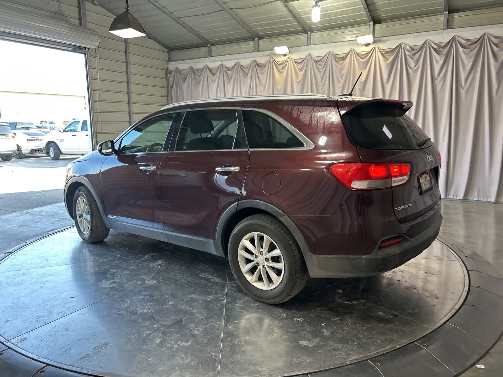 Thumbnail: 2018 Kia Sorento - 15