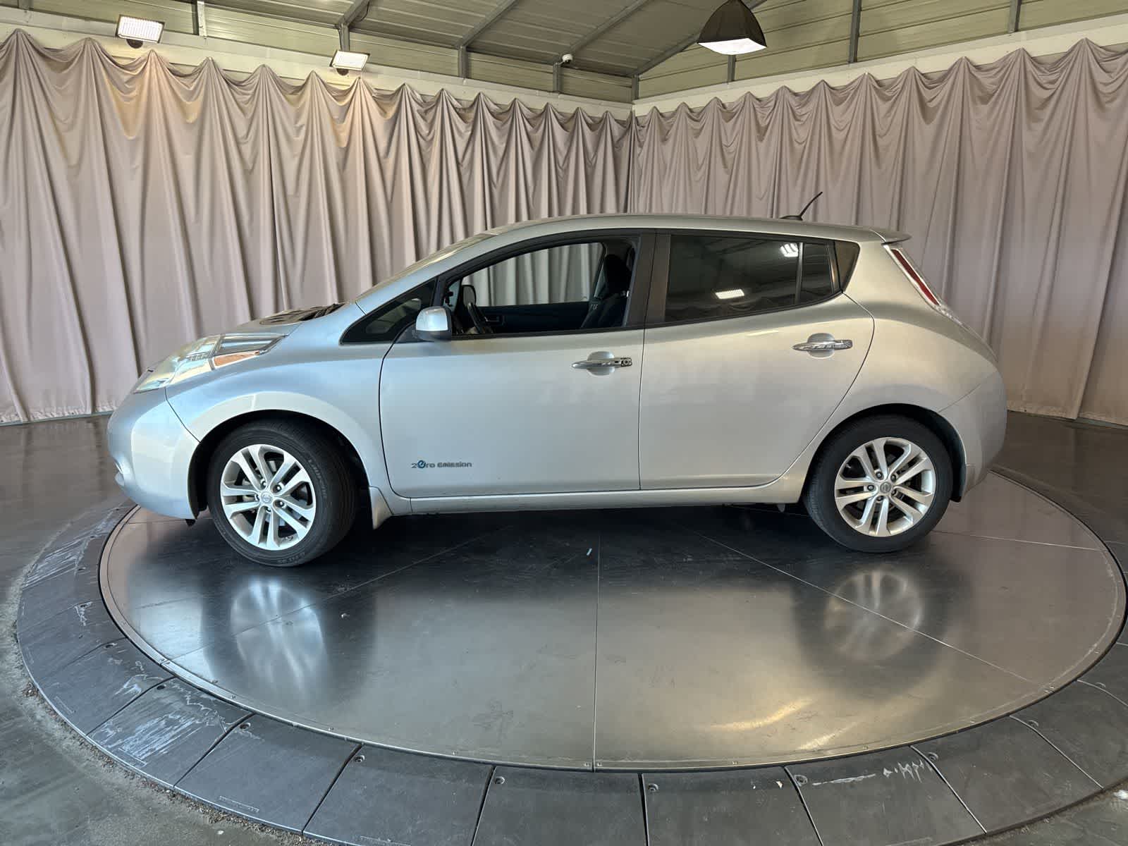 Thumbnail: 2015 Nissan Leaf - 5