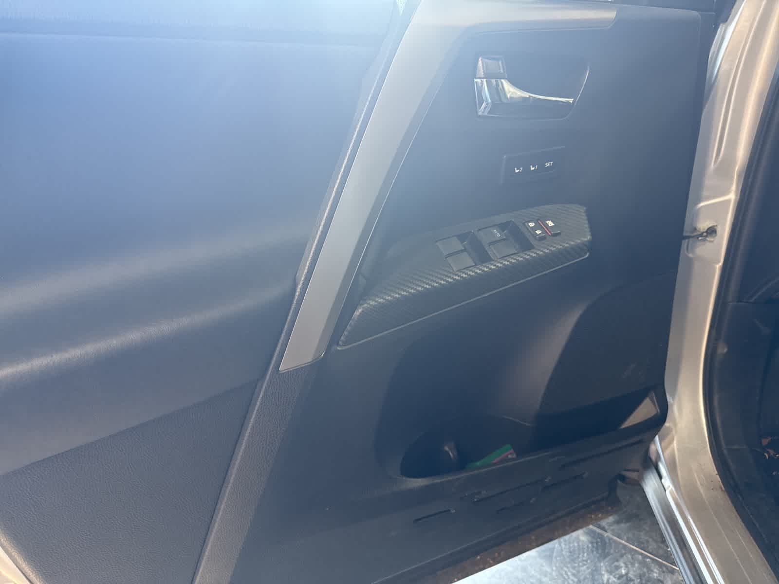 Thumbnail: 2014 Toyota RAV4 - 17