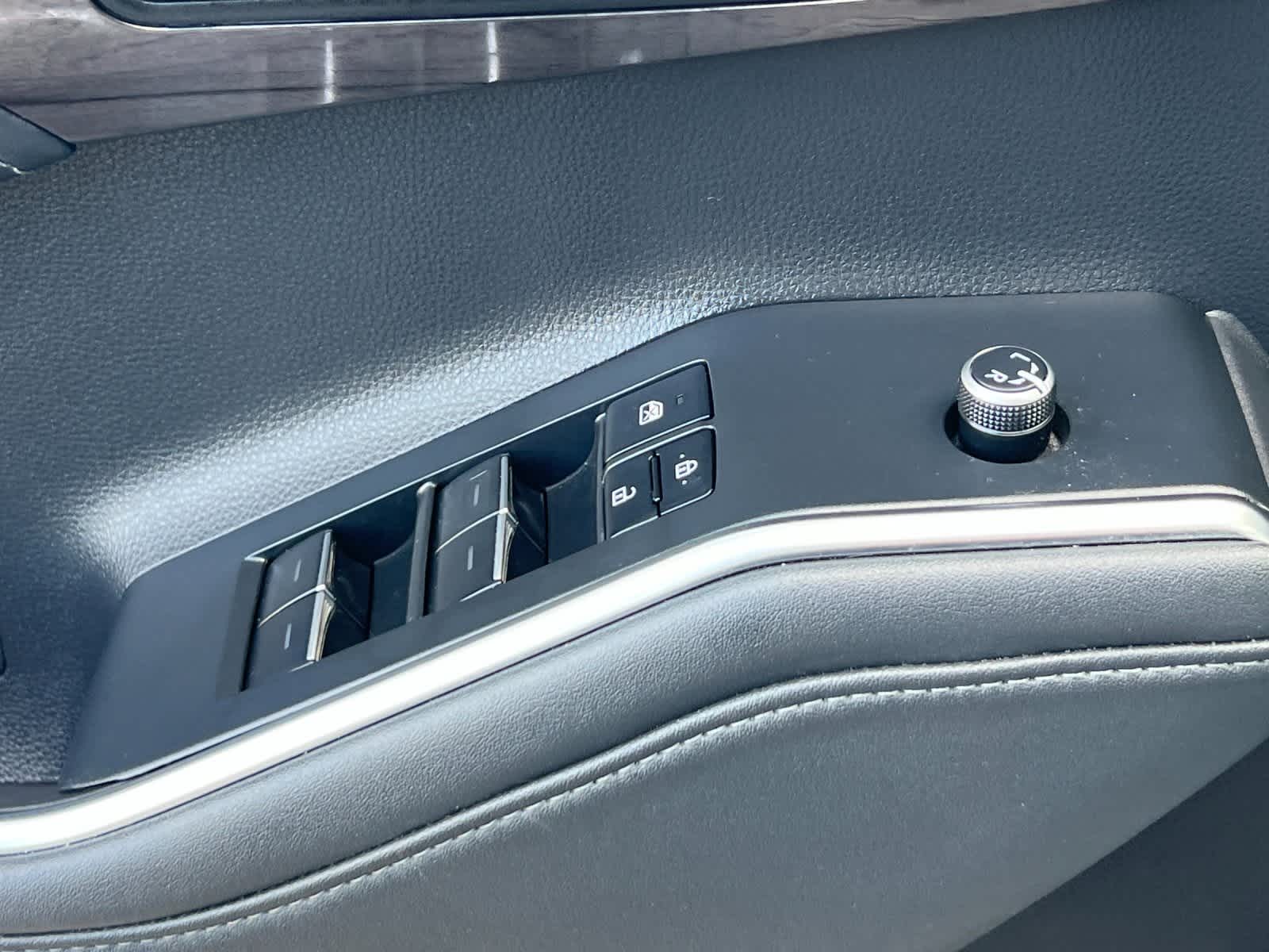 Thumbnail: 2022 Toyota Highlander - 13