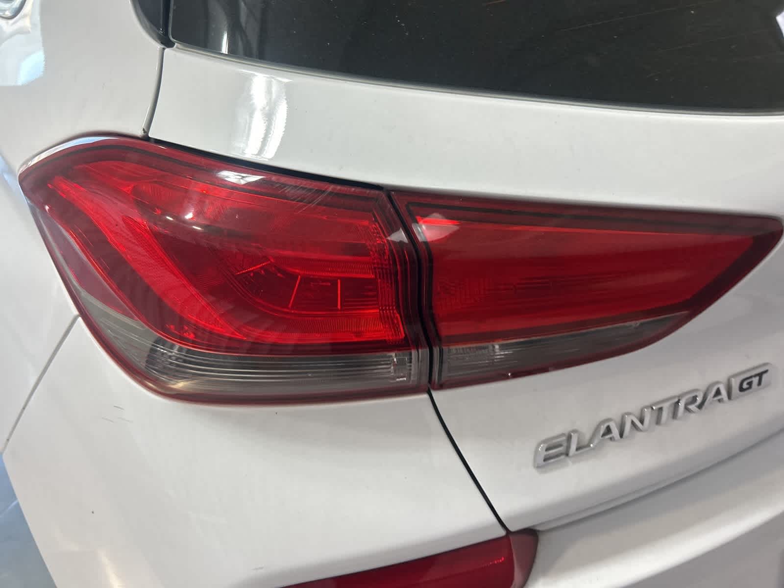 Thumbnail: 2018 Hyundai Elantra - 12