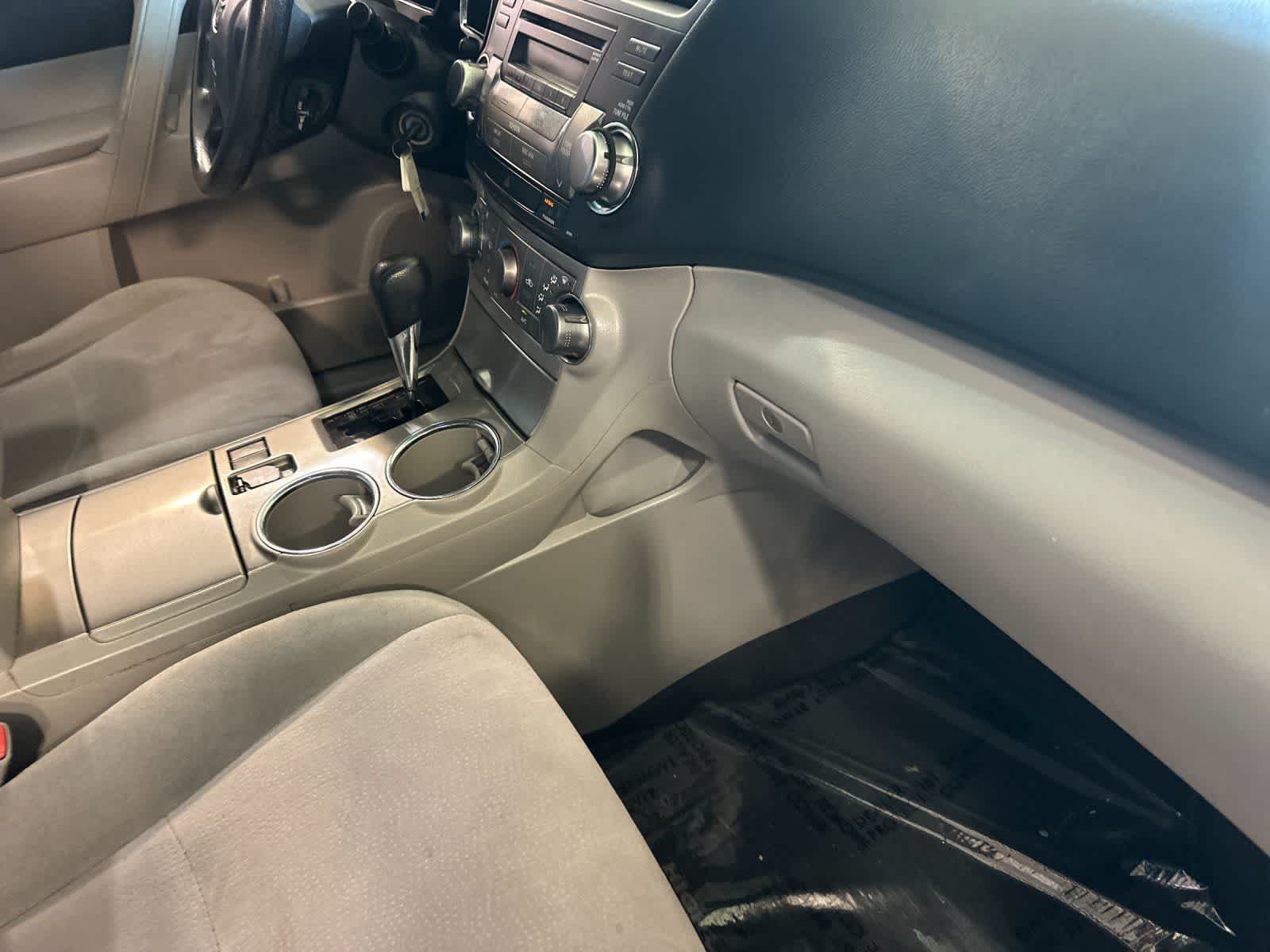 Thumbnail: 2012 Toyota Highlander - 18