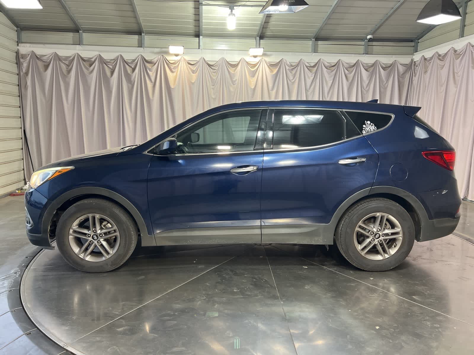 Thumbnail: 2017 Hyundai Santa Fe - 4