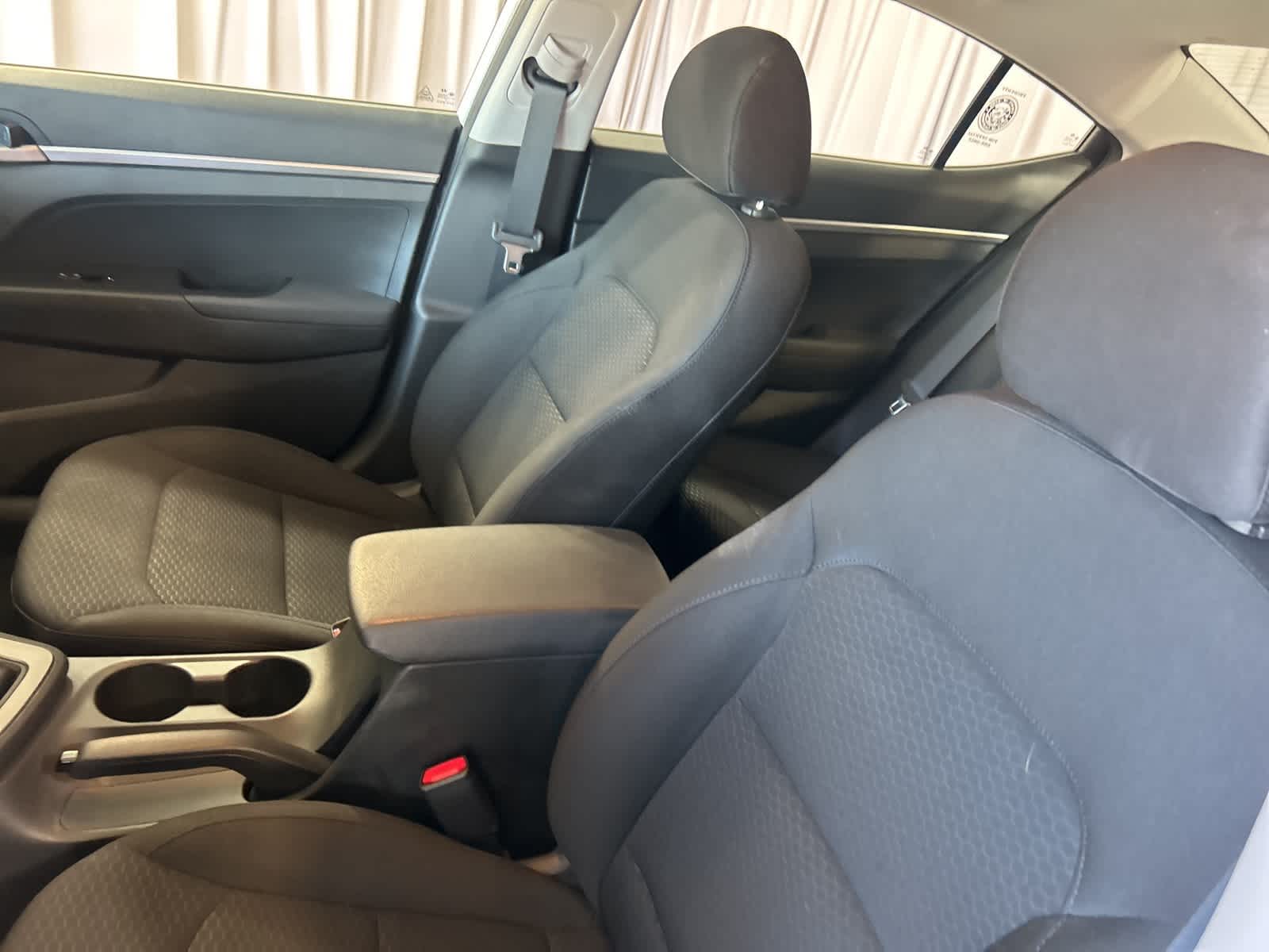 2020 Hyundai Elantra SE 23