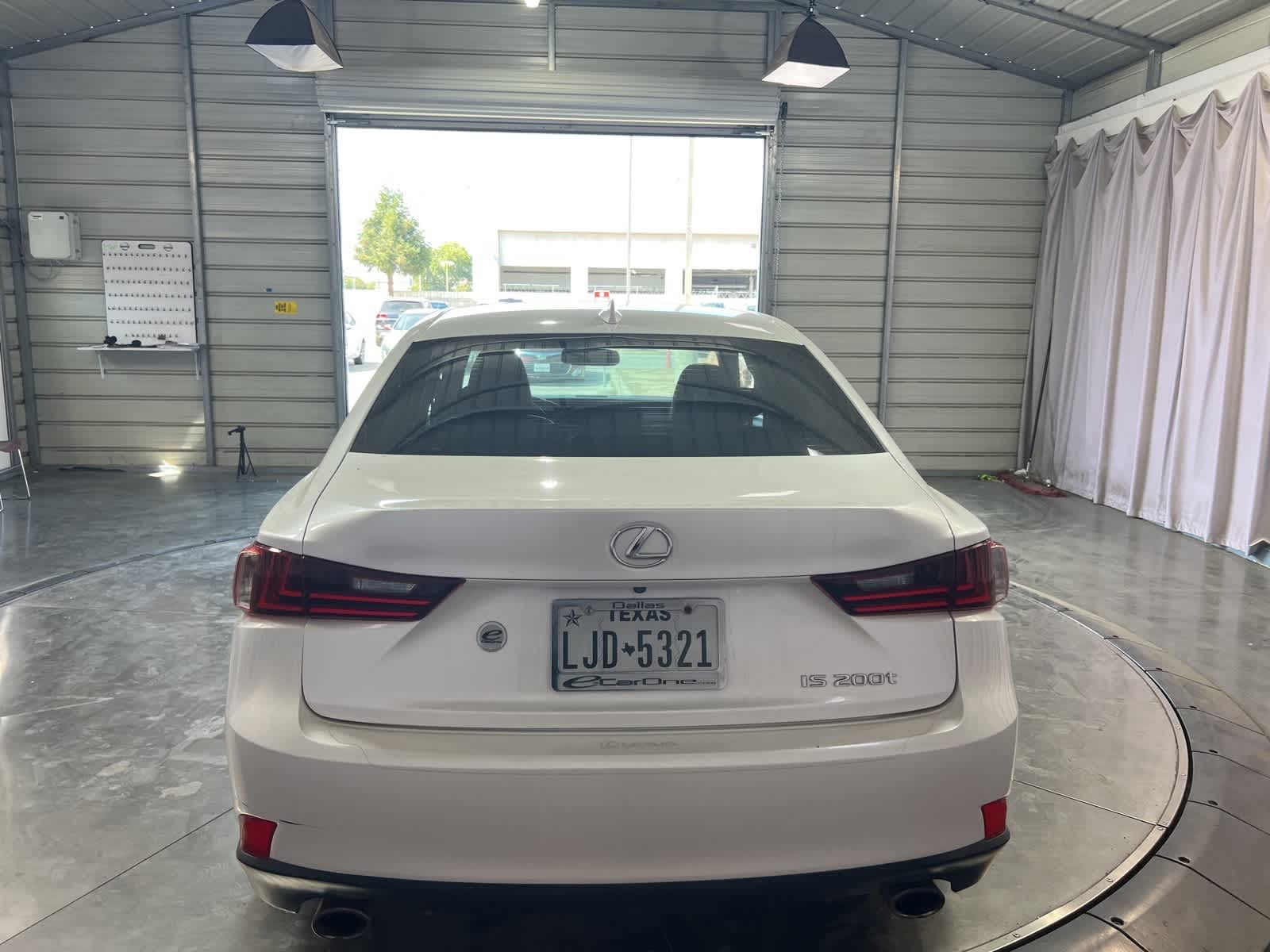 Thumbnail: 2016 Lexus IS - 6