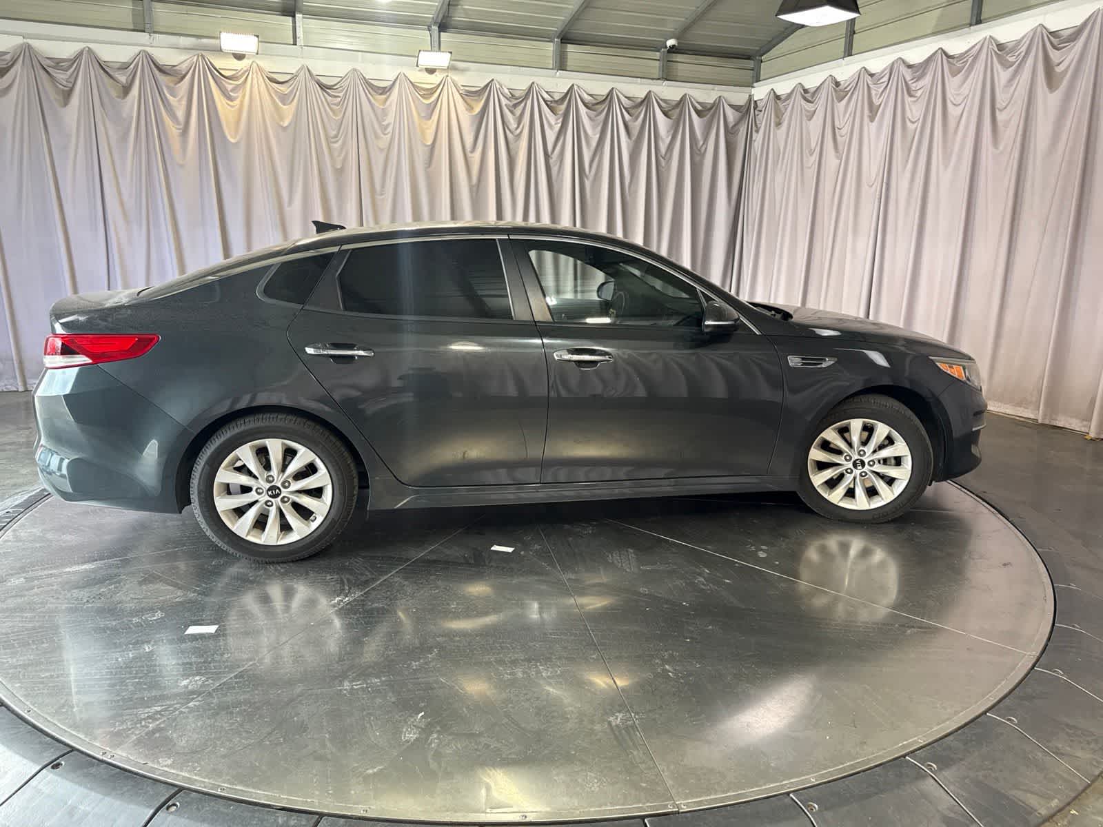 Thumbnail: 2016 Kia Optima - 4