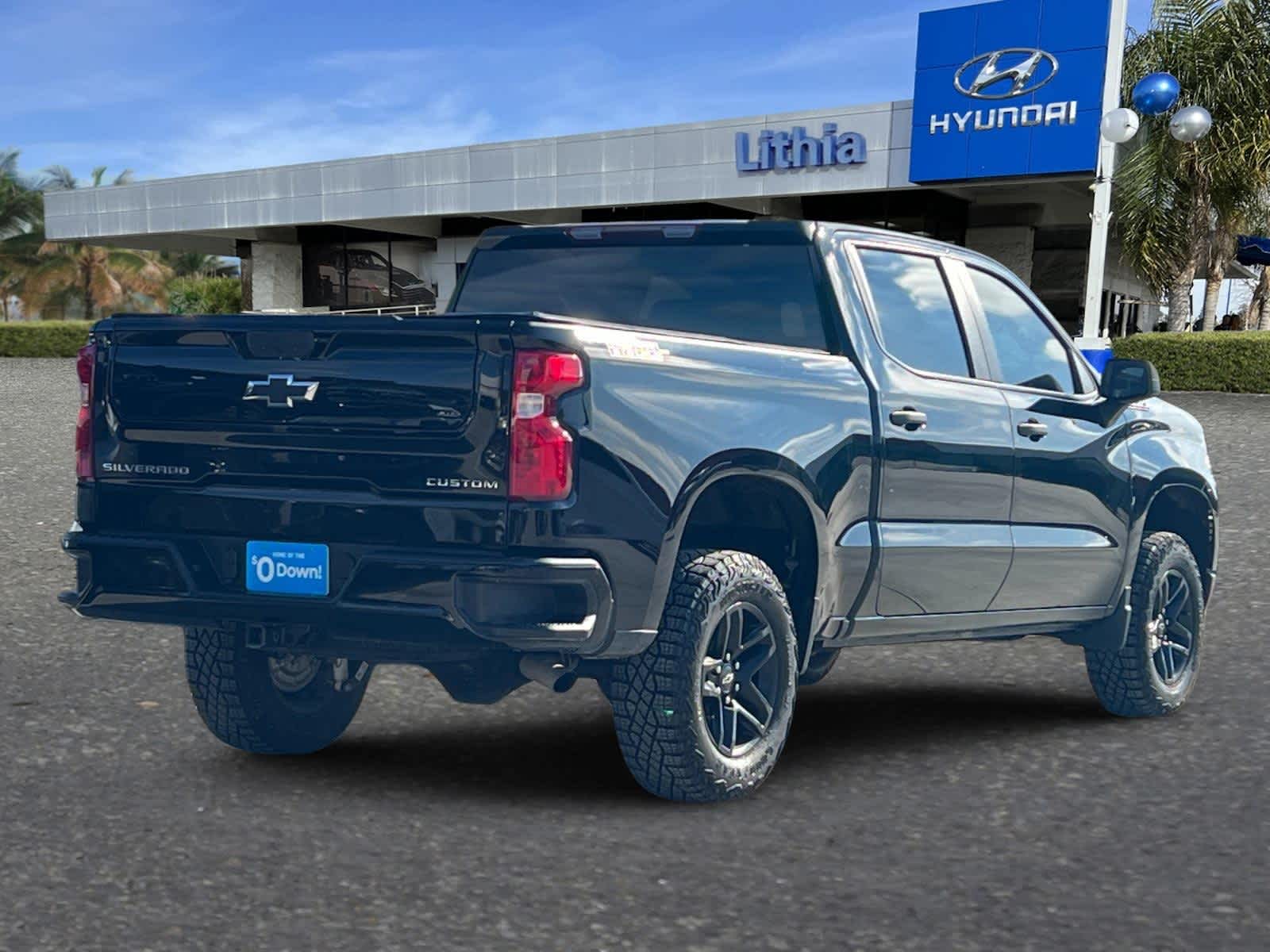 2024 Chevrolet Silverado 1500 Custom Trail Boss photo 2