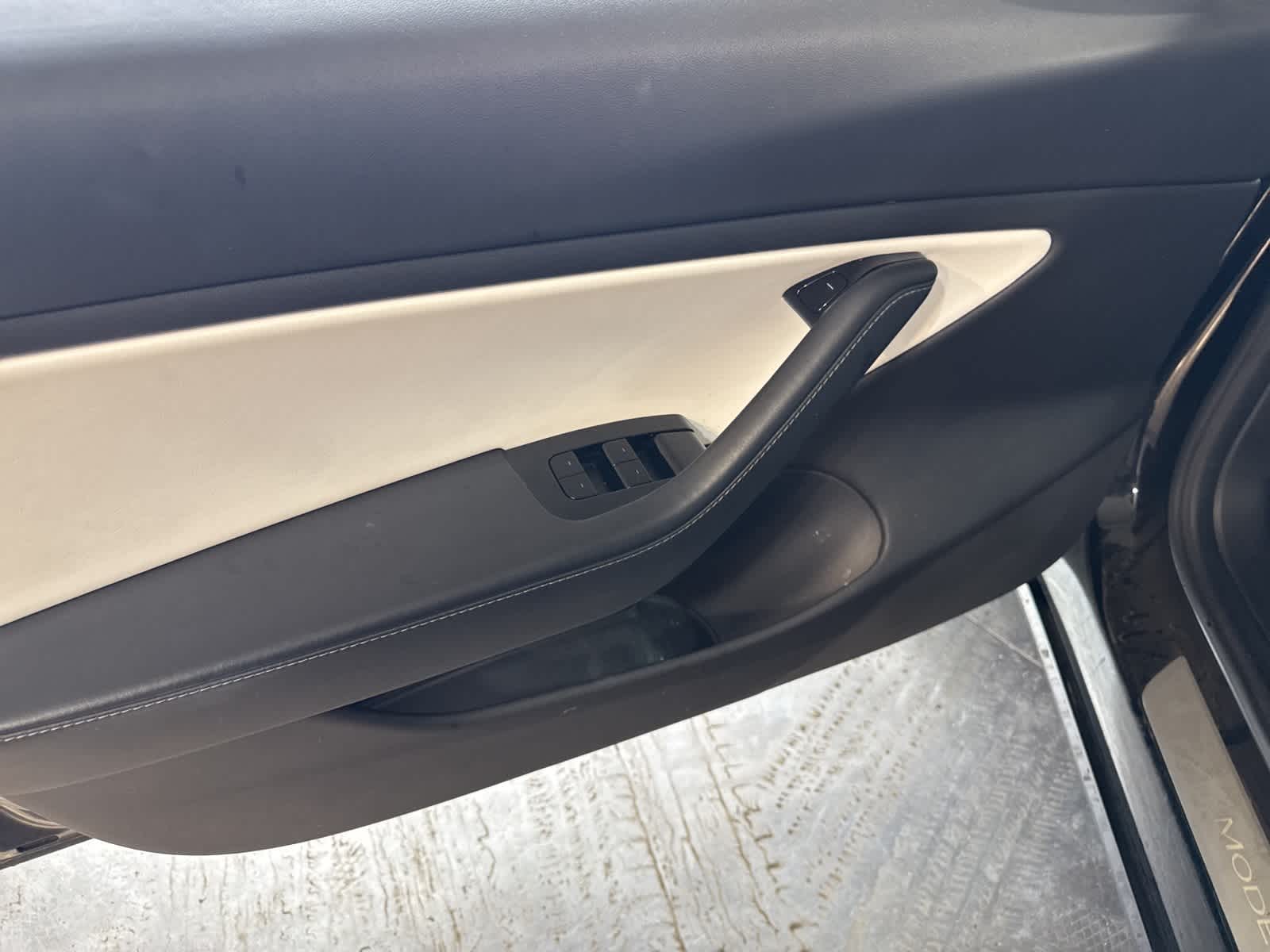 Thumbnail: 2018 Tesla Model 3 - 16