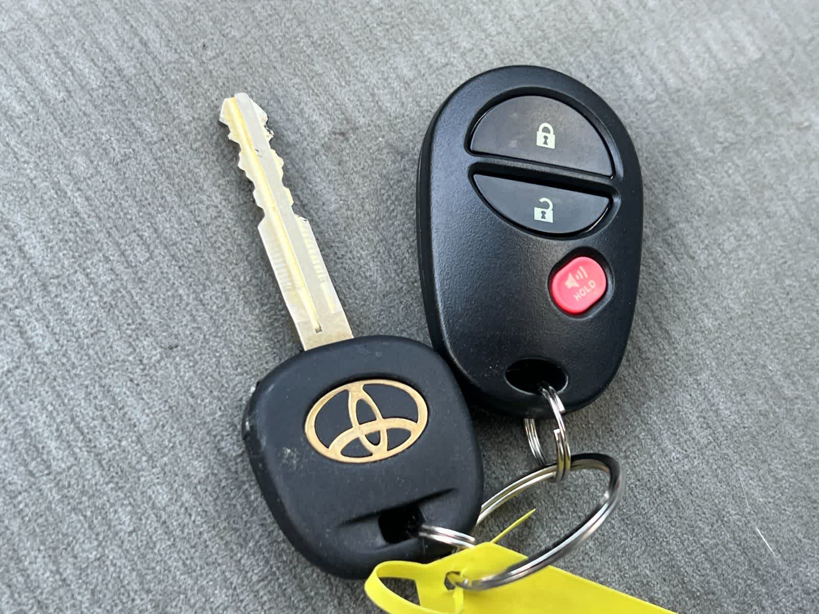 Thumbnail: 2013 Toyota Highlander - 28