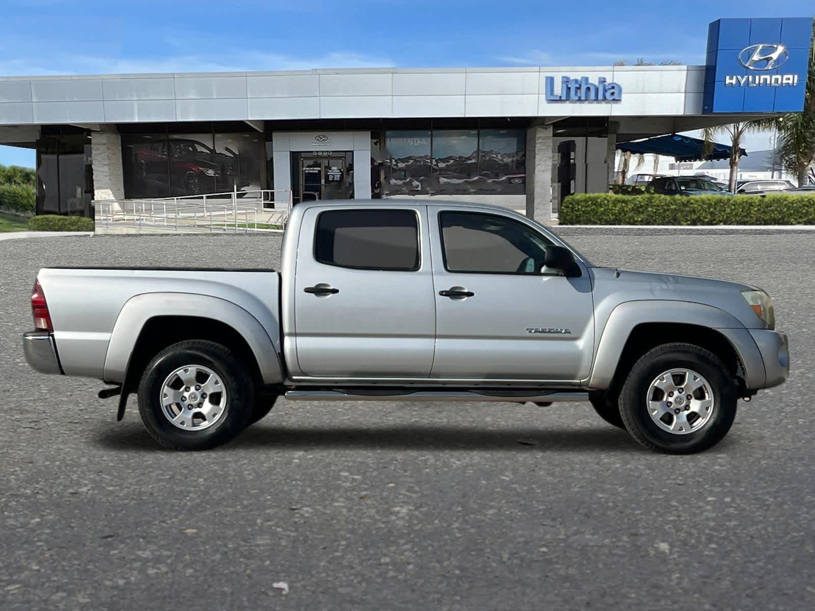 Thumbnail: 2007 Toyota Tacoma - 9