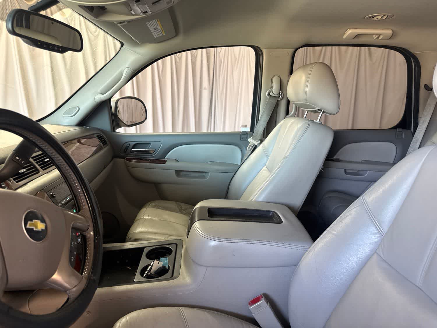 Thumbnail: 2011 Chevrolet Tahoe - 21
