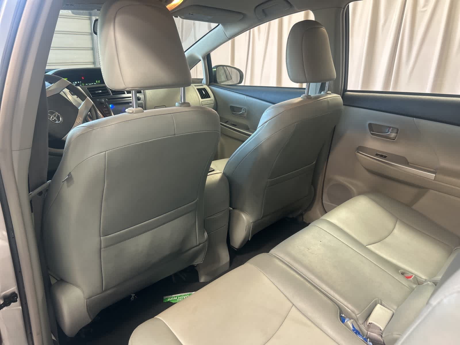 Thumbnail: 2012 Toyota Prius v - 19