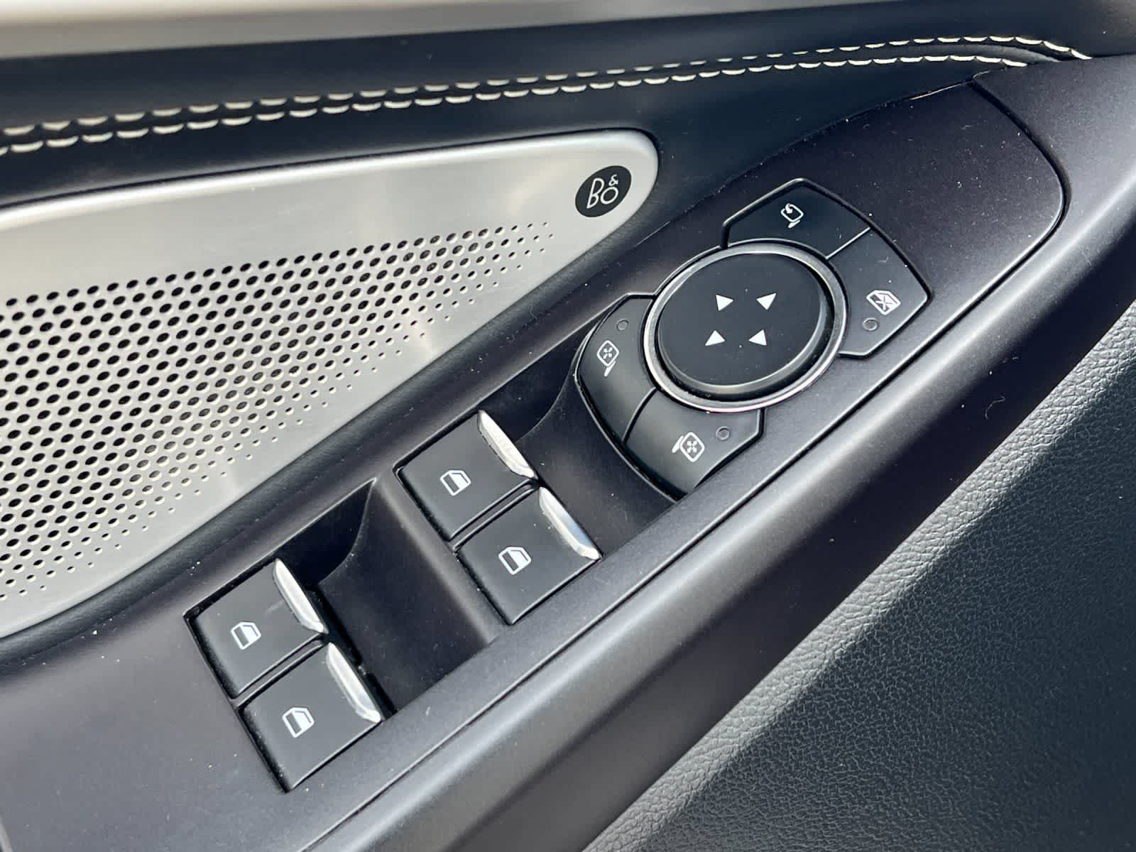 Thumbnail: 2020 Ford Explorer - 14